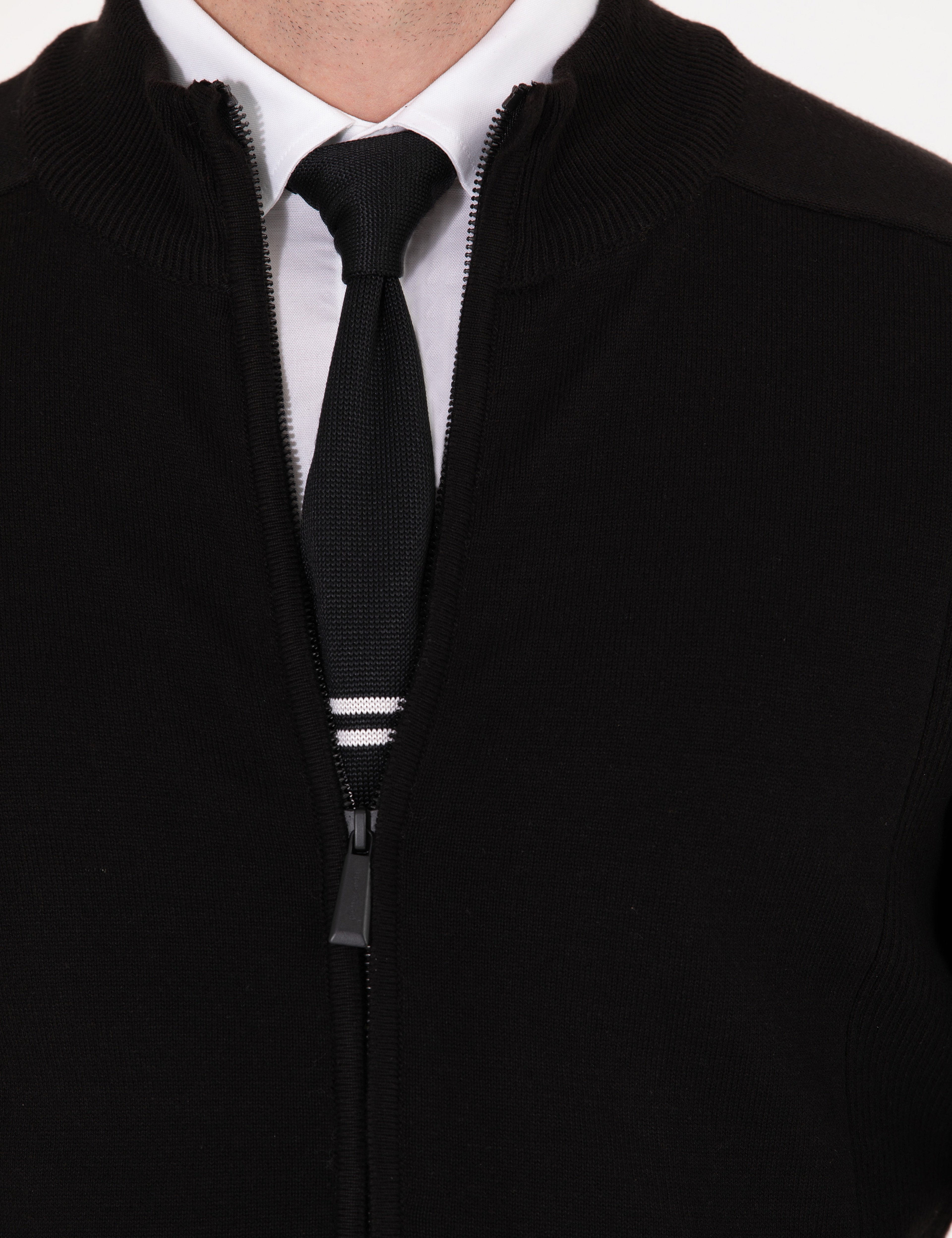 Siyah Slim Fit Fermuarlı Triko Hırka
