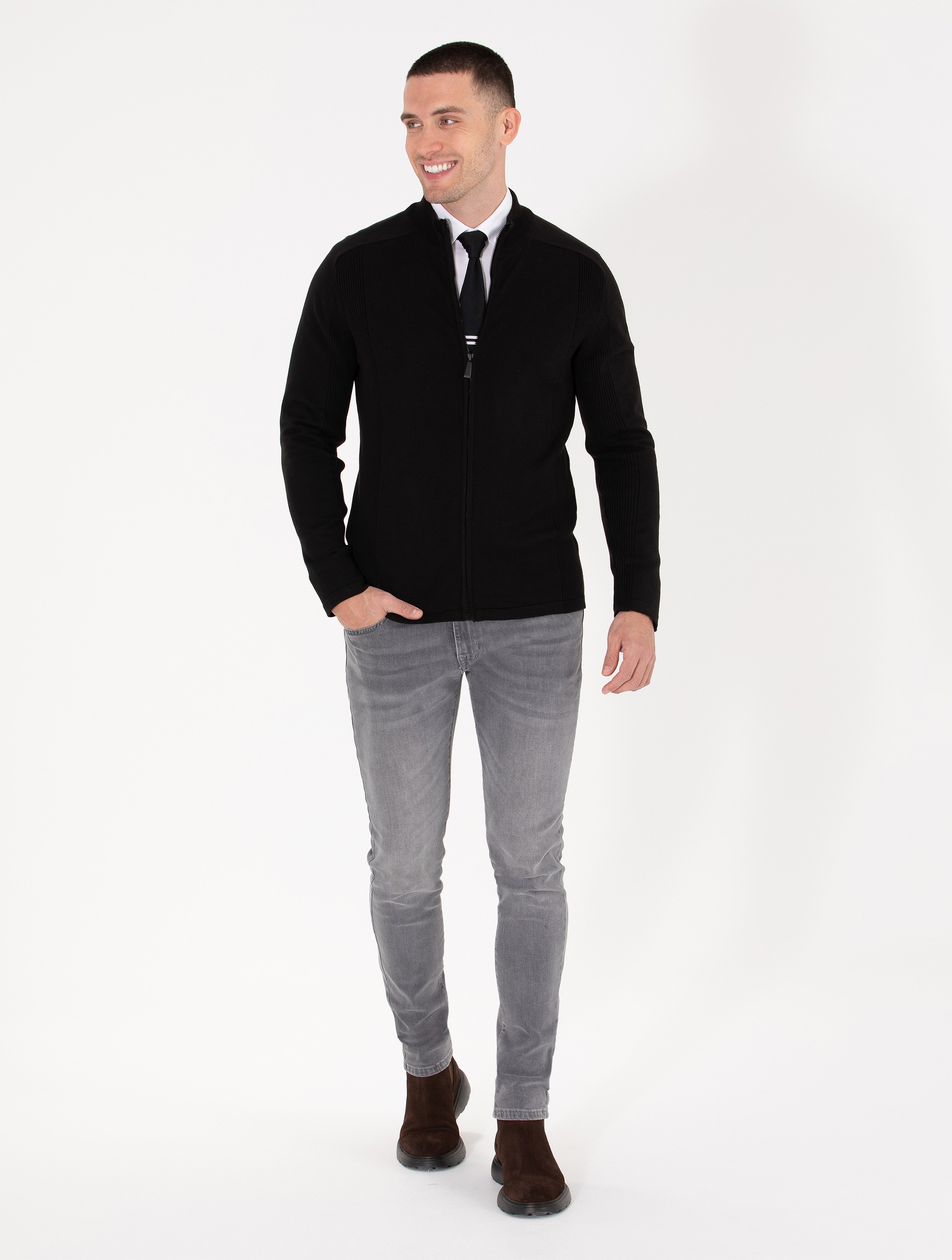 Siyah Slim Fit Fermuarlı Triko Hırka - Image 3