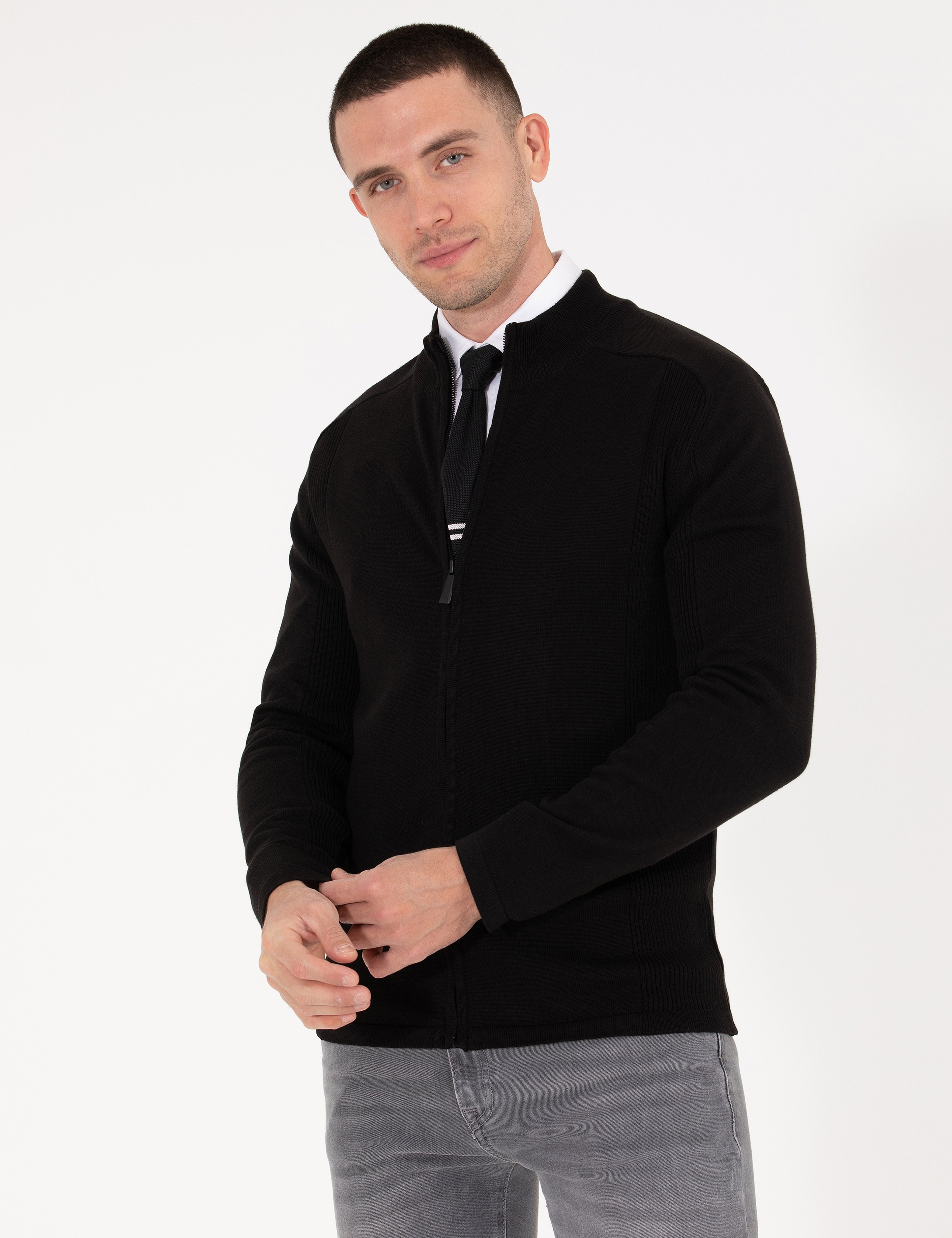 Siyah Slim Fit Fermuarlı Triko Hırka