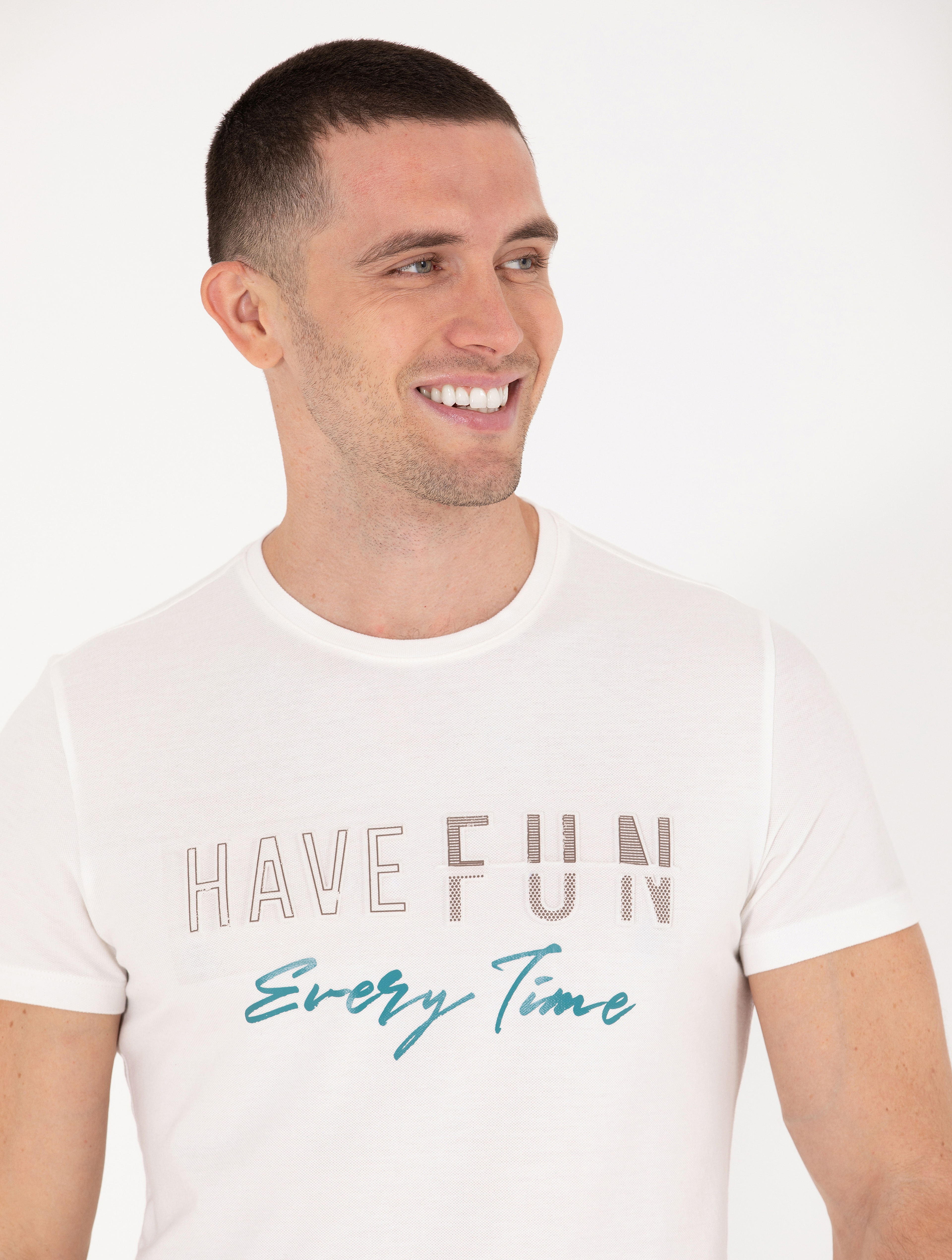 Ekru Slim Fit Baskılı Bisiklet Yaka Tişört - Image 4