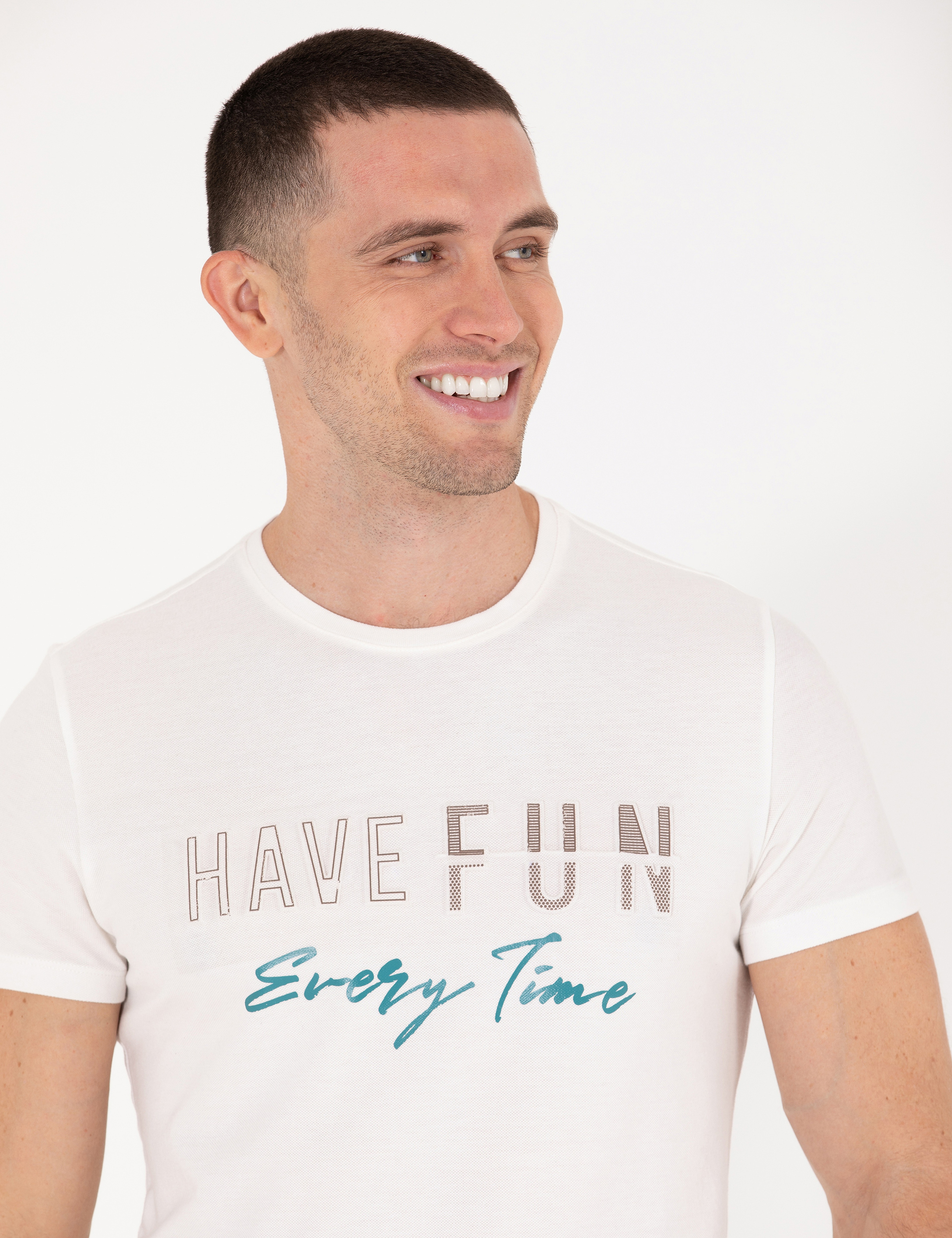 Ekru Slim Fit Baskılı Bisiklet Yaka Tişört