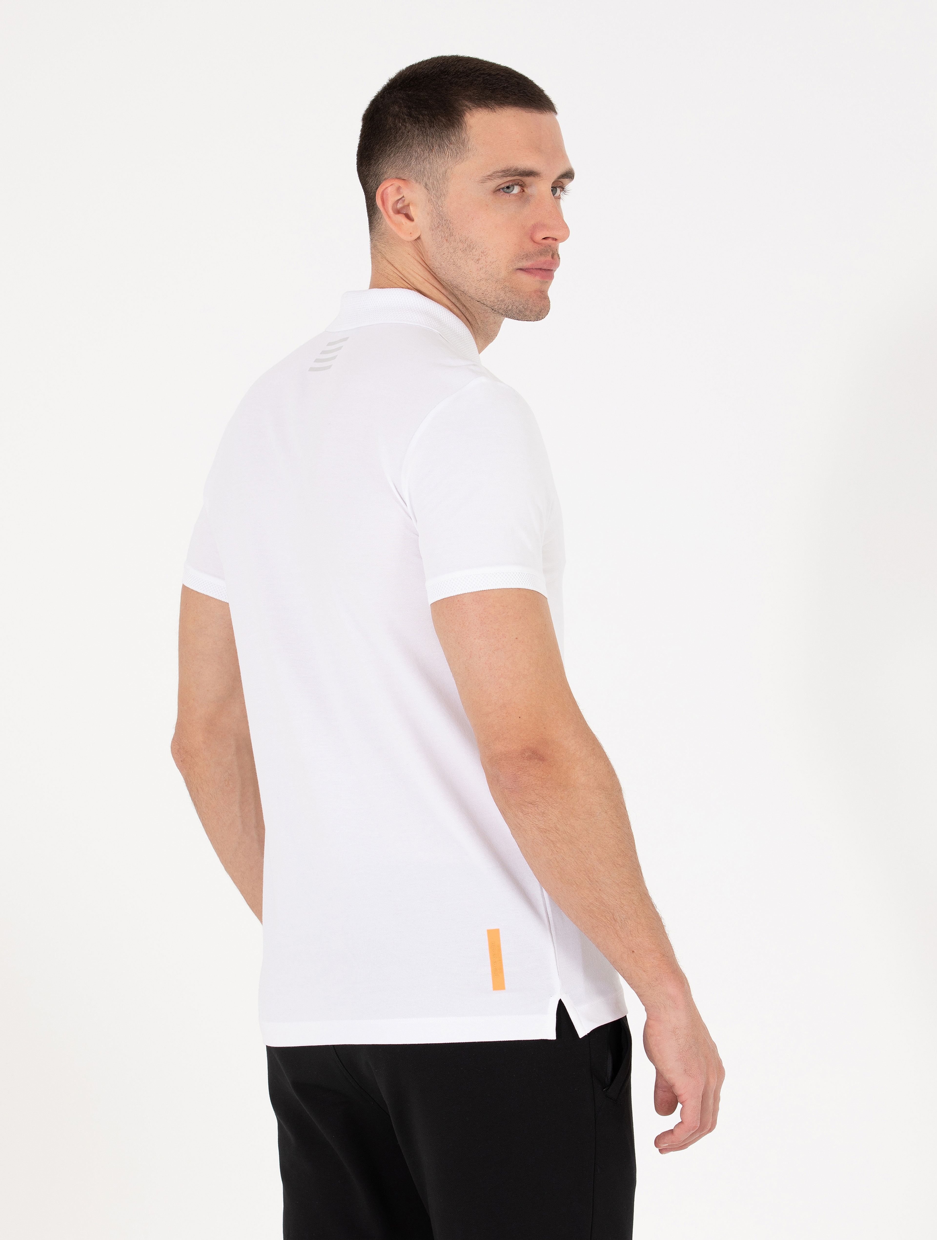 Beyaz Slim Fit Fermuarlı Polo Yaka Tişört - Image 5