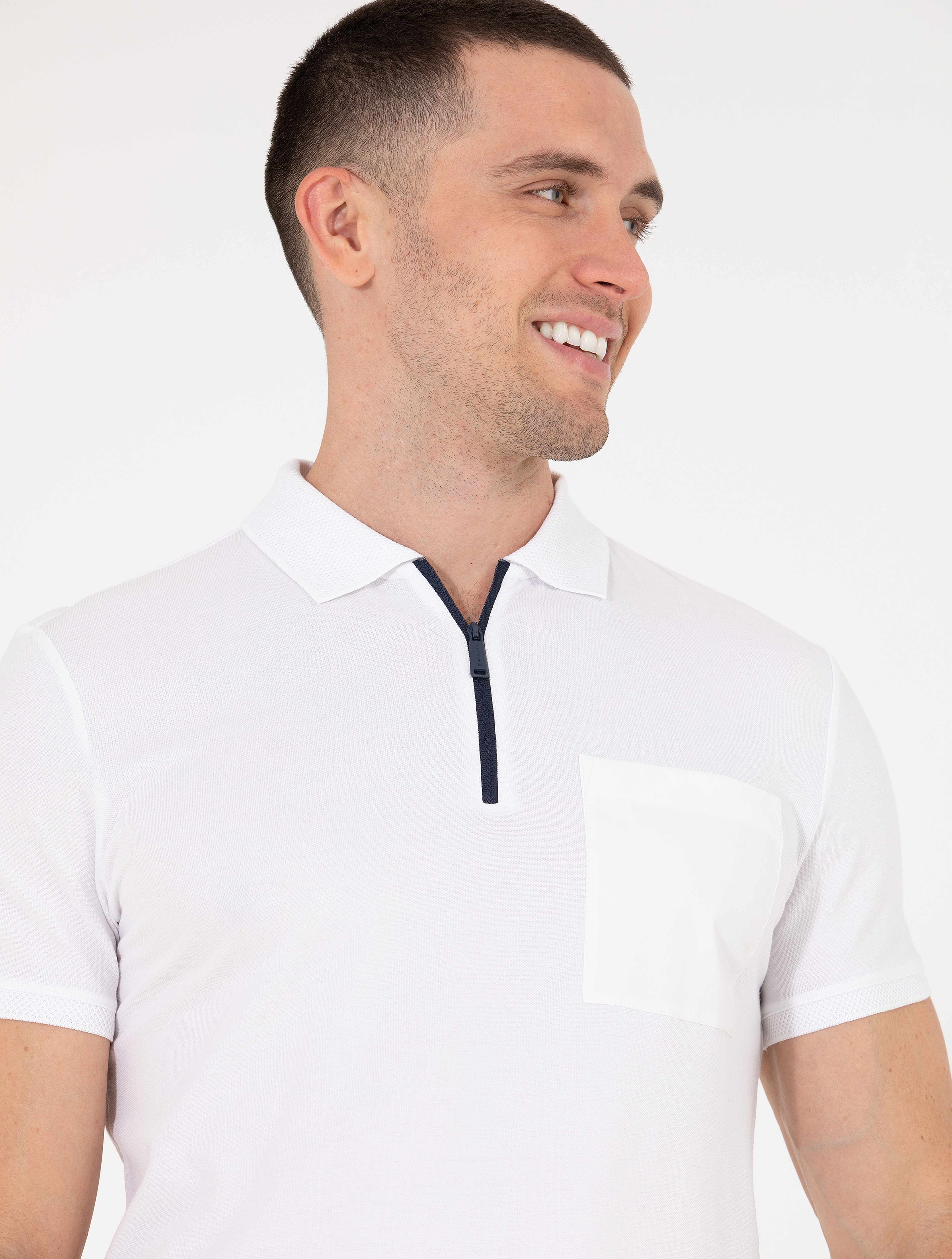 Beyaz Slim Fit Fermuarlı Polo Yaka Tişört - Image 2