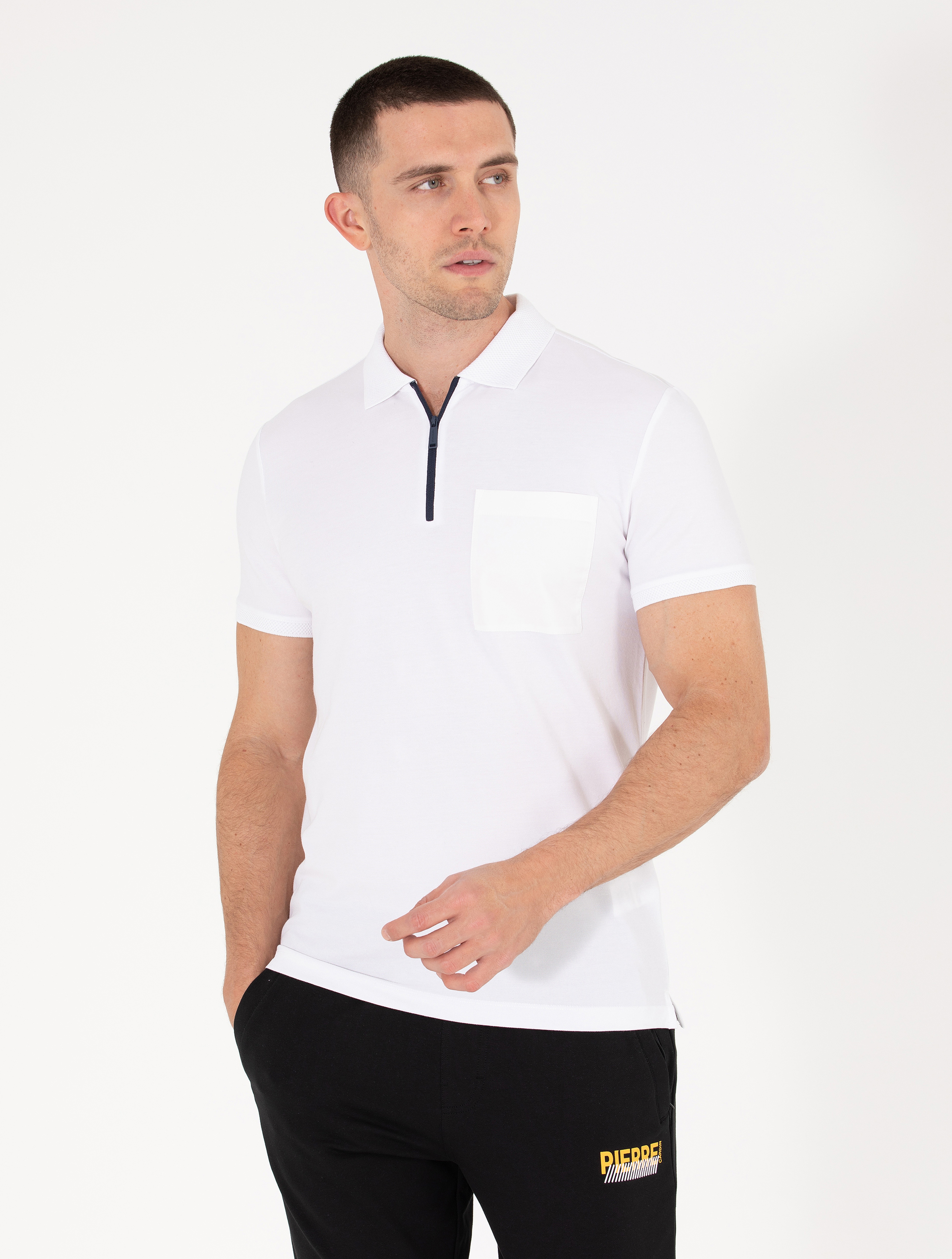 Beyaz Slim Fit Fermuarlı Polo Yaka Tişört - Image 1
