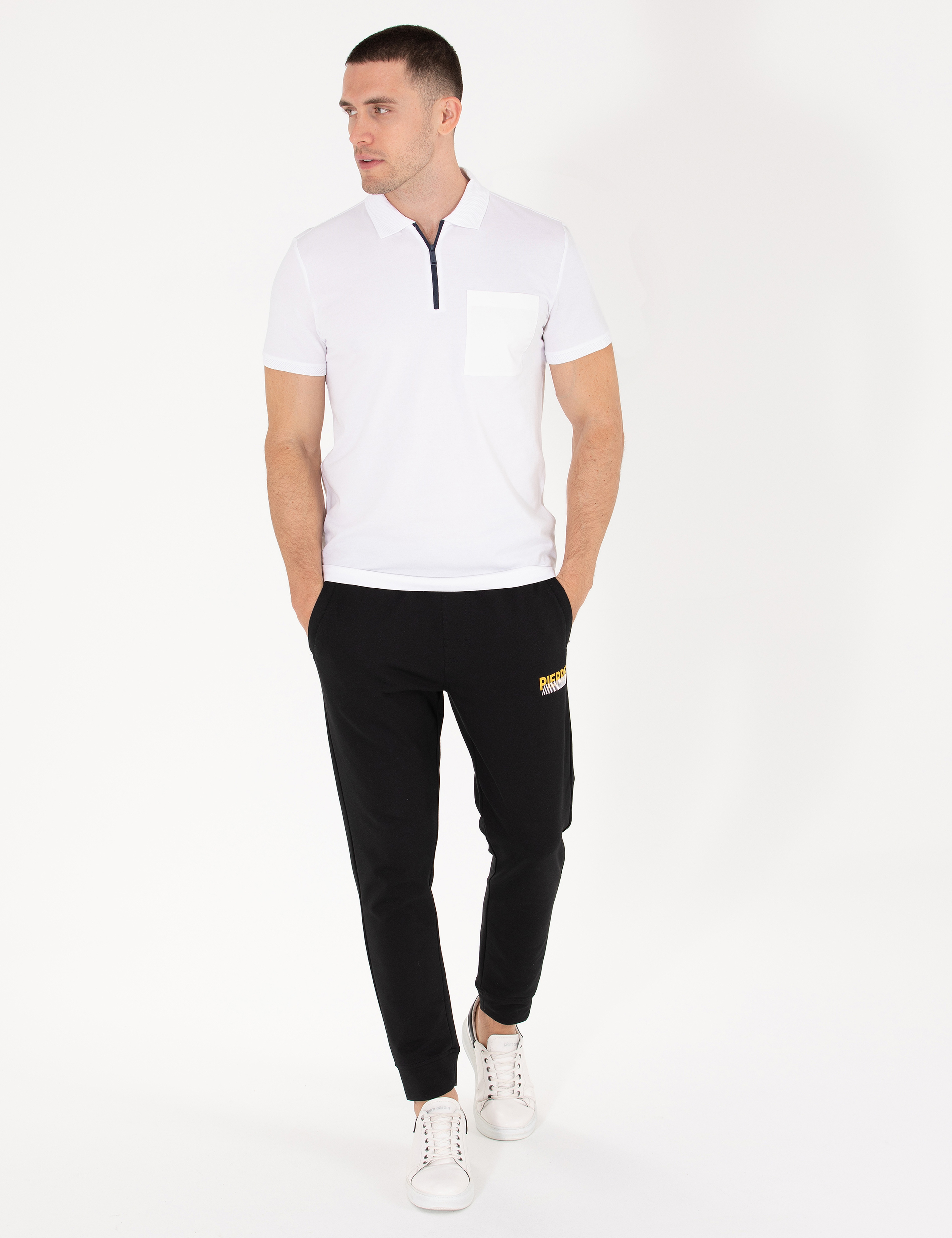 Beyaz Slim Fit Fermuarlı Polo Yaka Tişört