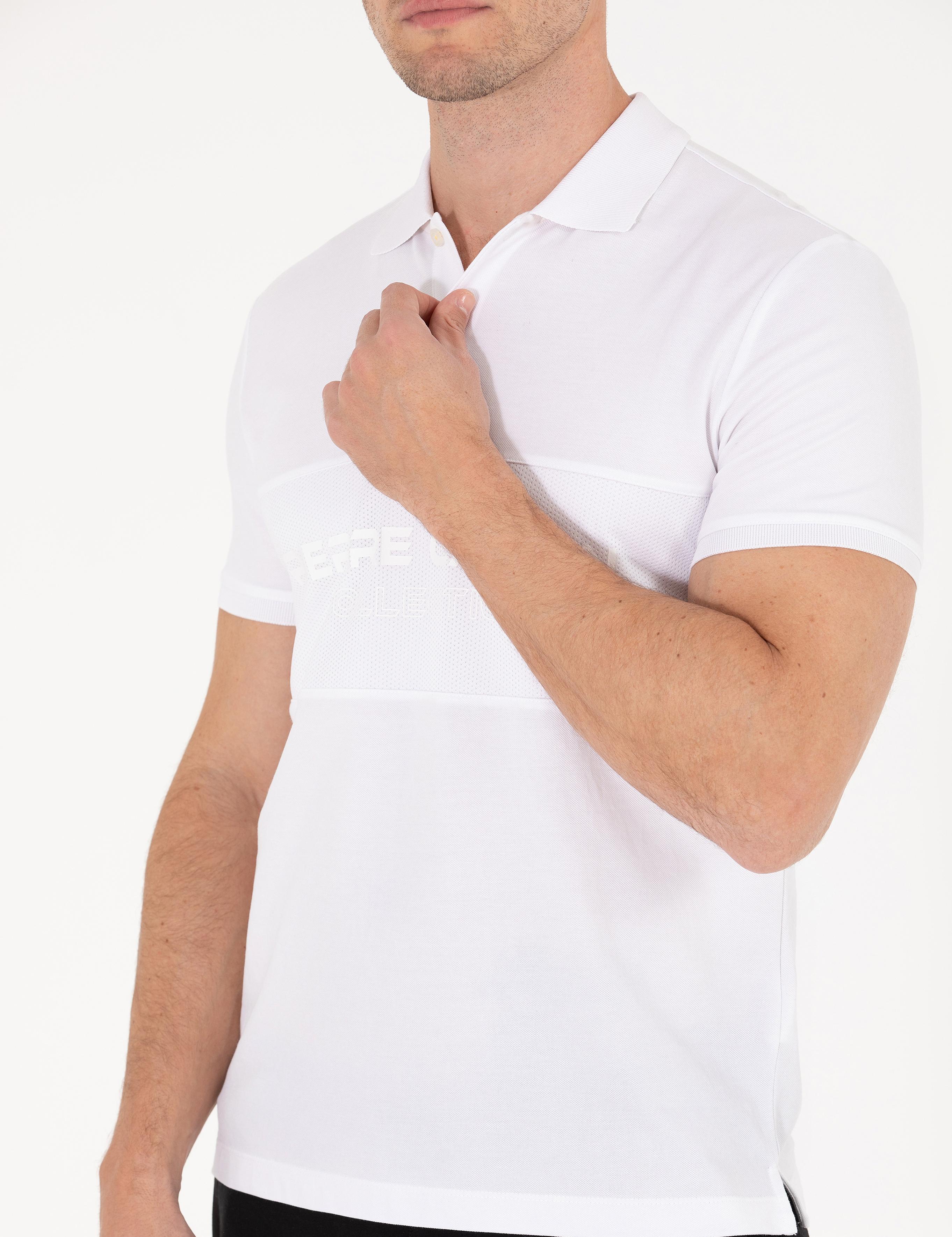 Beyaz Slim Fit Göğüs Baskılı Polo Yaka Tişört