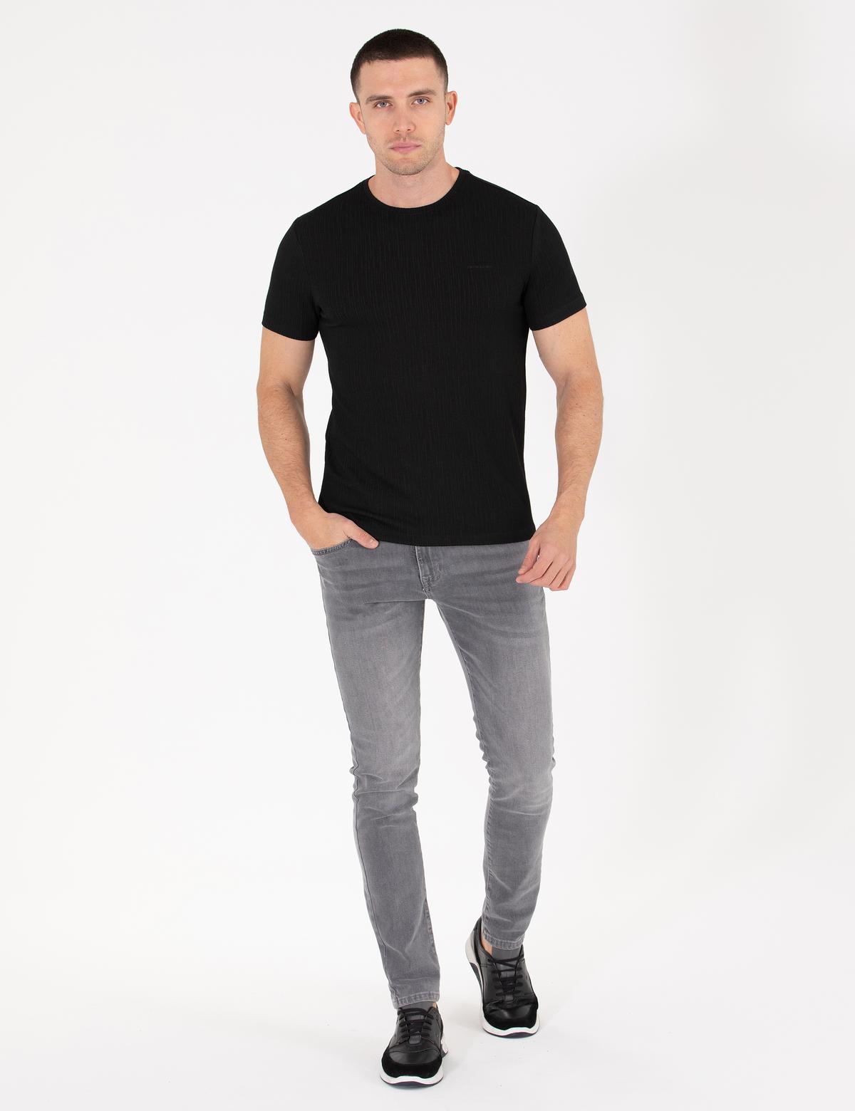 Siyah Slim Fit Jakarlı Bisiklet Yaka Tişört - 50266144029
