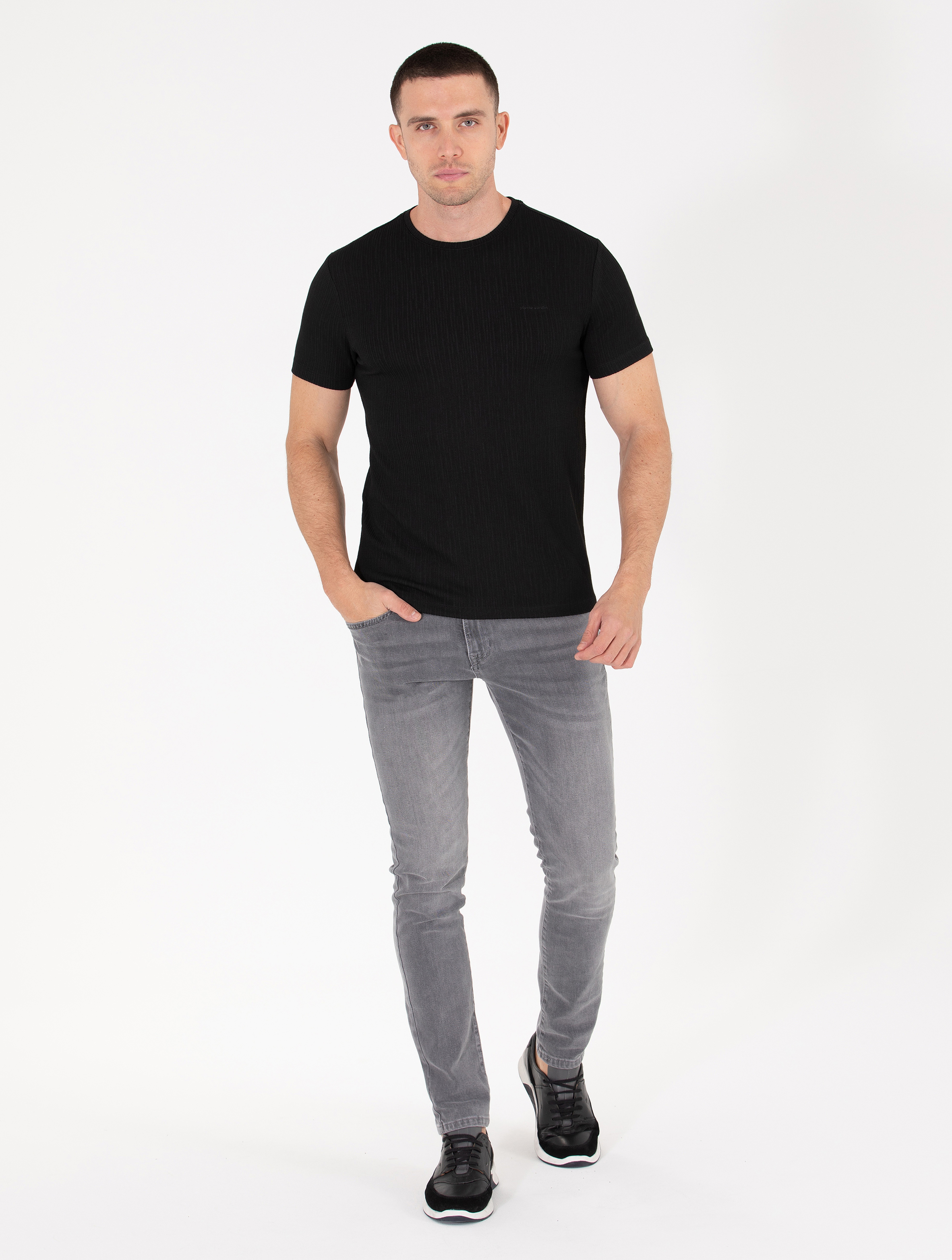 Siyah Slim Fit Jakarlı Bisiklet Yaka Tişört - Image 4