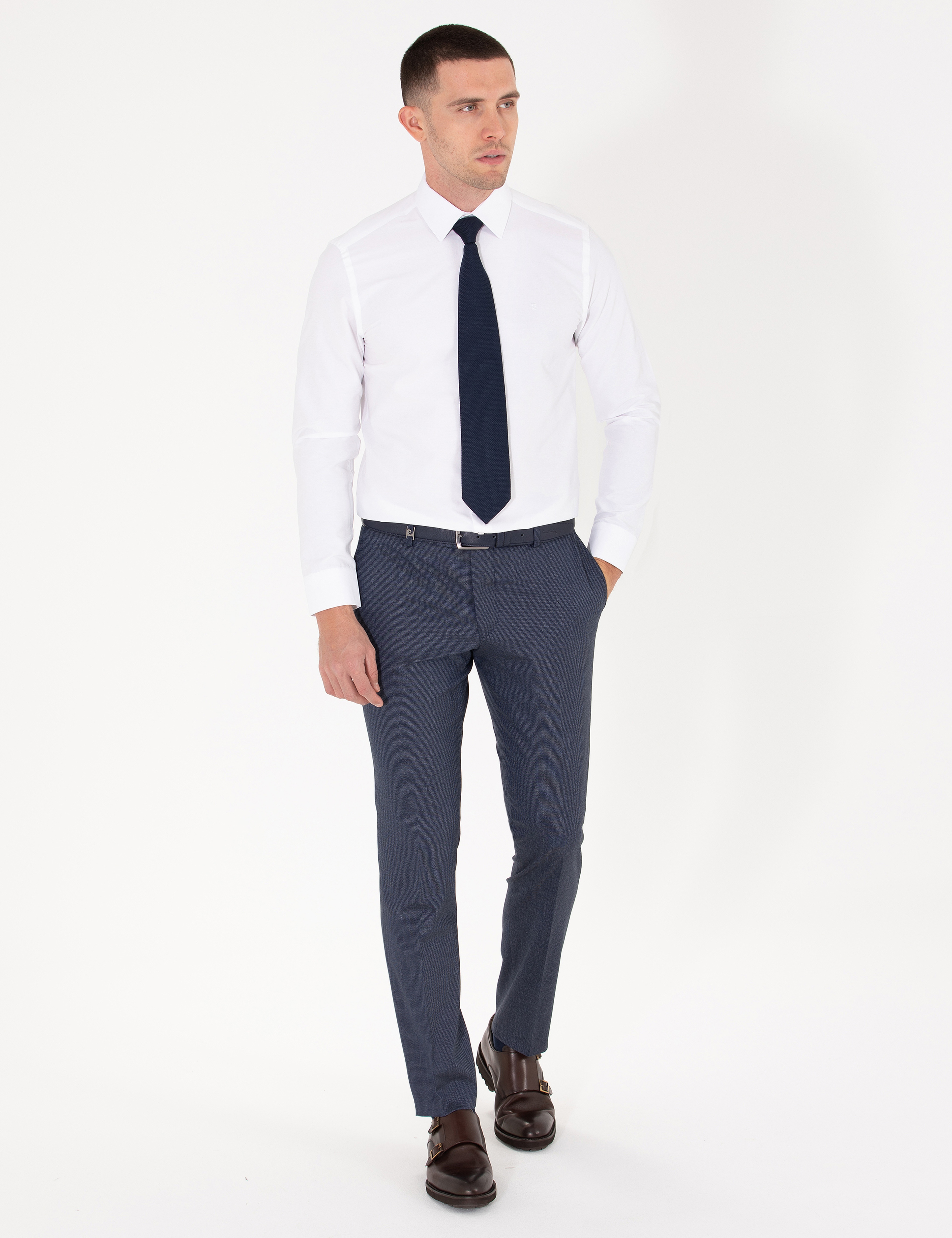 Beyaz Slim Fit Uzun Kollu Basic Gömlek