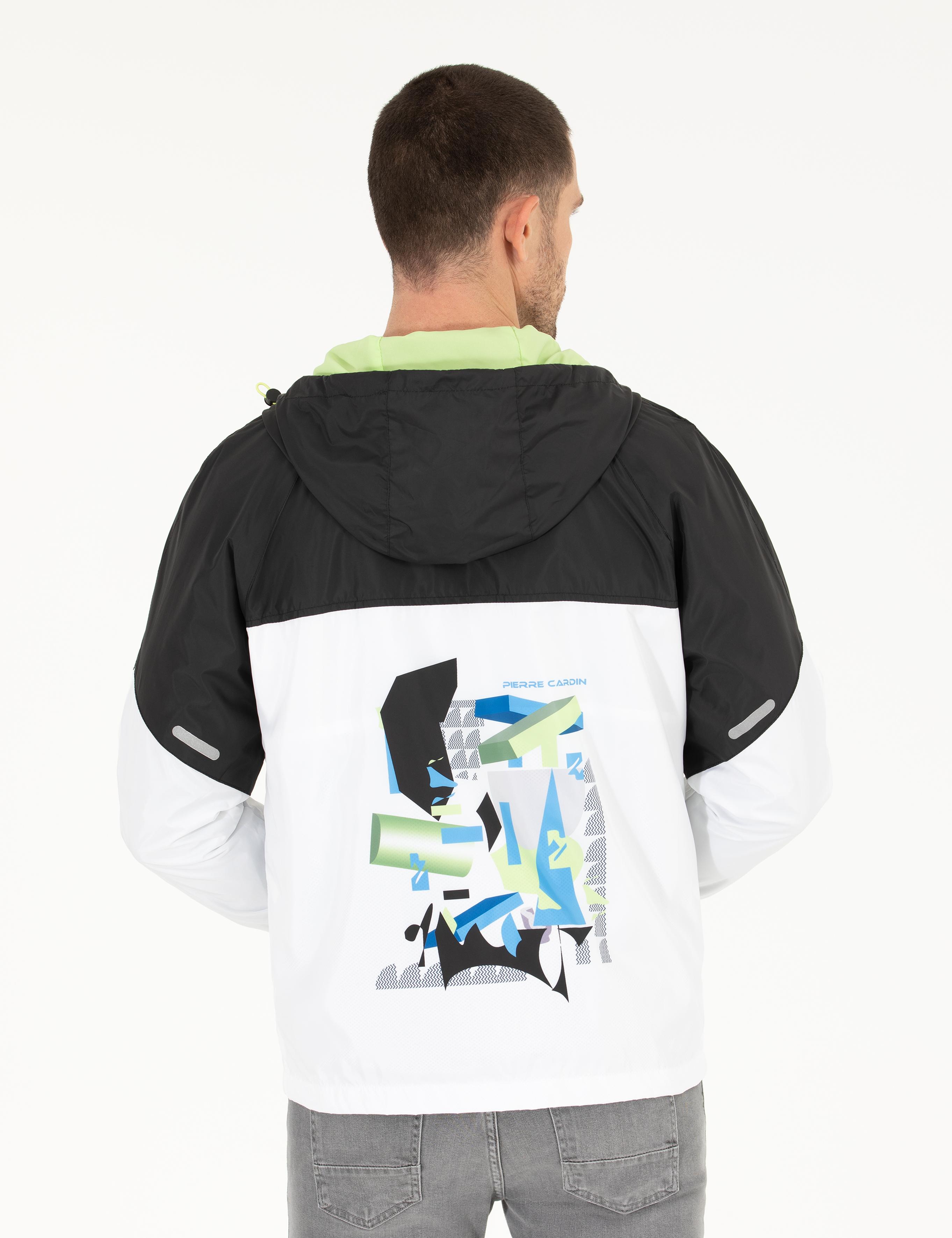 Siyah Kapüşonlu Rüzgarlık Mont