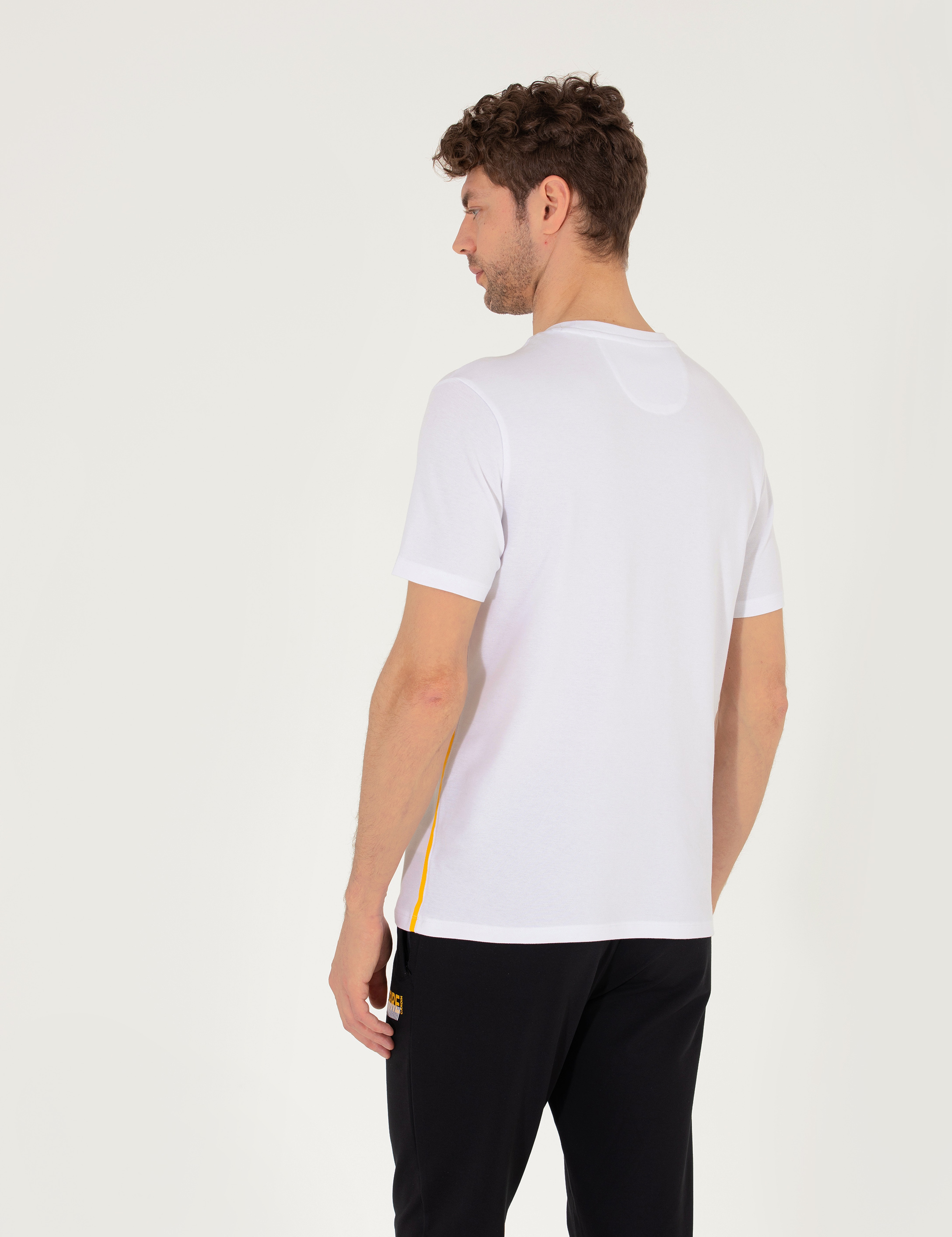 Beyaz Slim Fit Baskılı Bisiklet Yaka Tişört