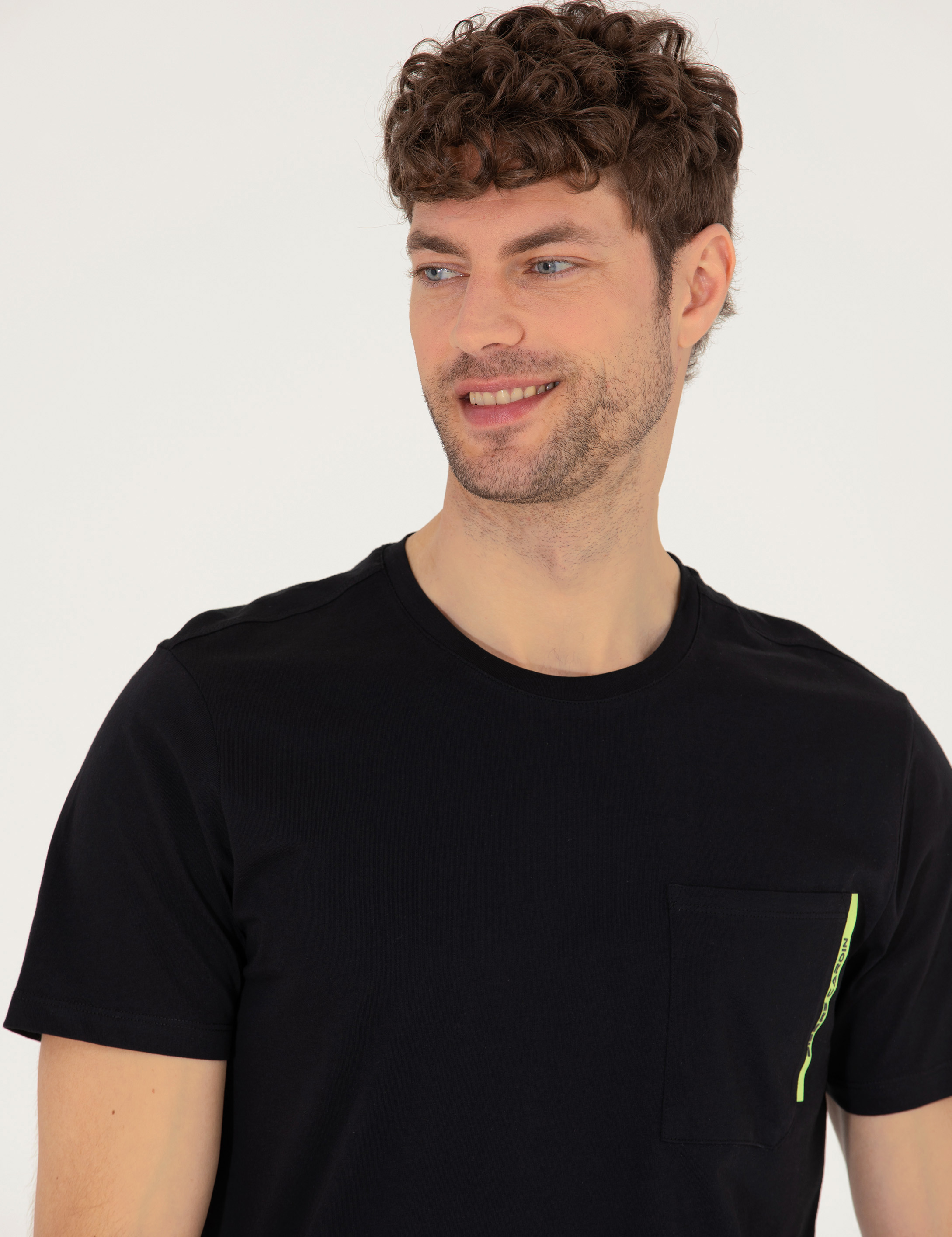 Siyah Slim Fit Cepli Bisiklet Yaka Tişört - Image 3