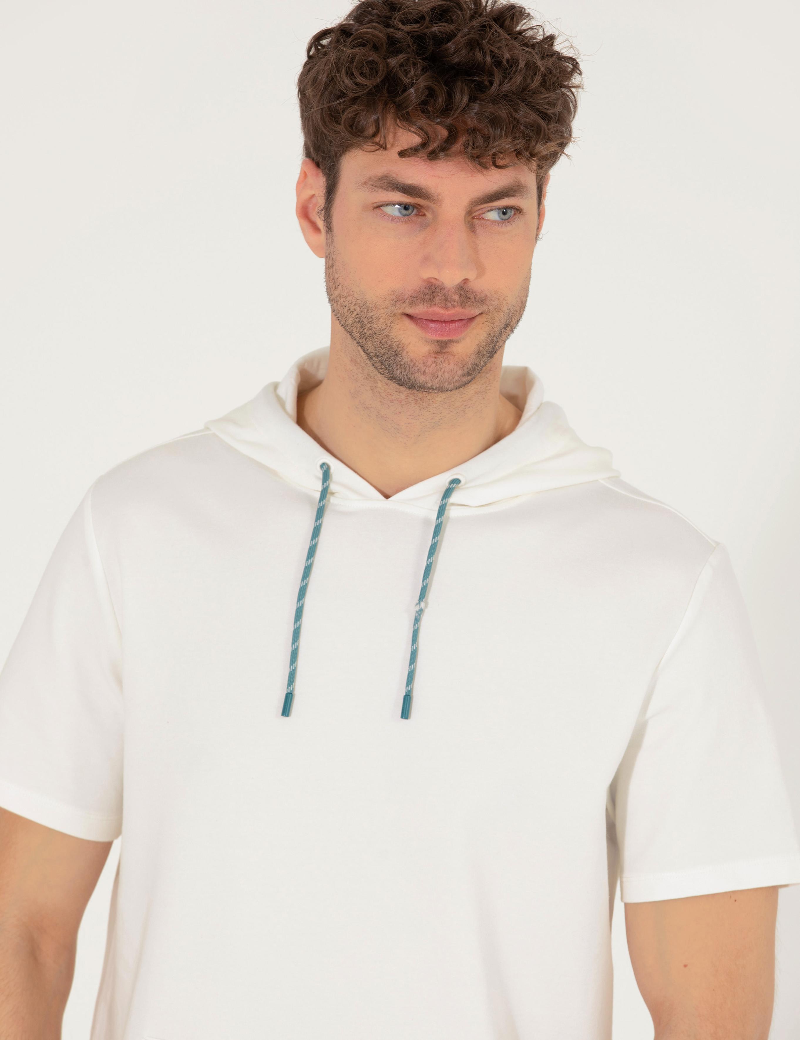 Ekru Regular Fit Kapüşonlu Tişört