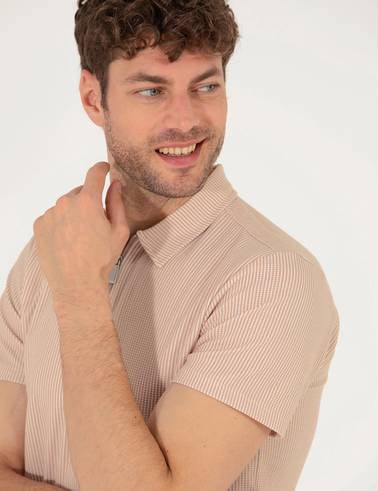 Bej Slim Fit Fermuarlı Polo Yaka Tişört