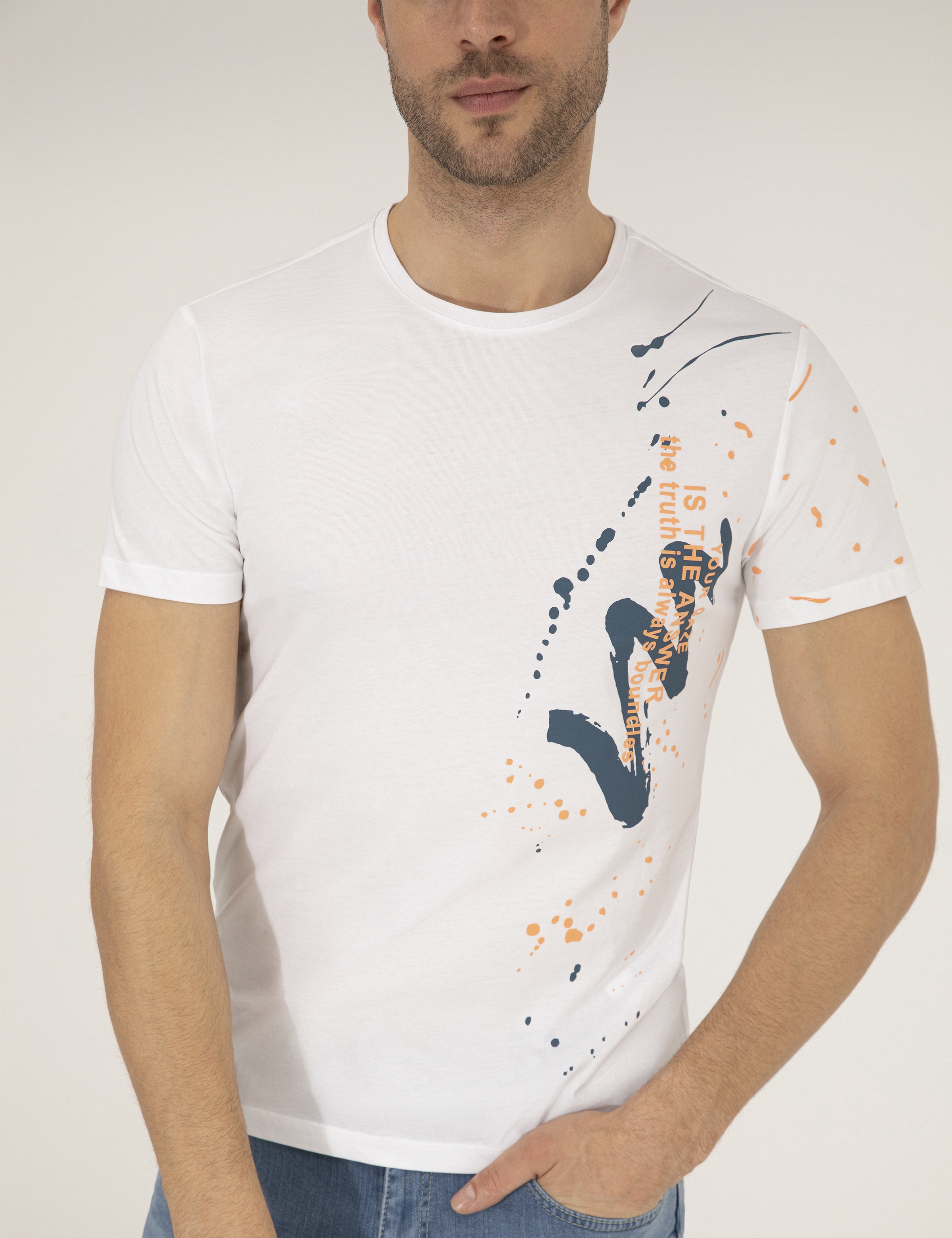 Ekru Slim Fit Baskılı Bisiklet Yaka Tişört