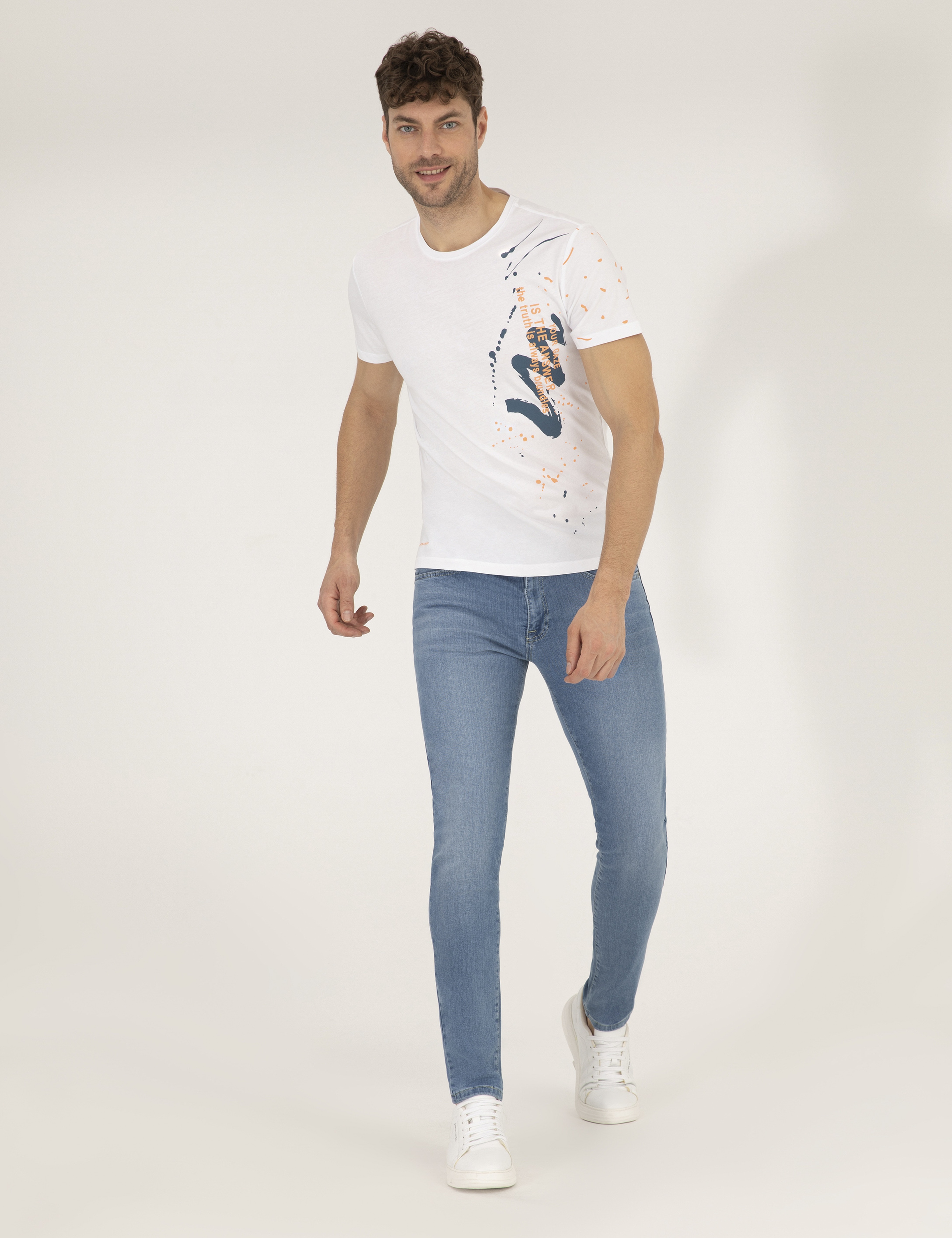 Ekru Slim Fit Baskılı Bisiklet Yaka Tişört