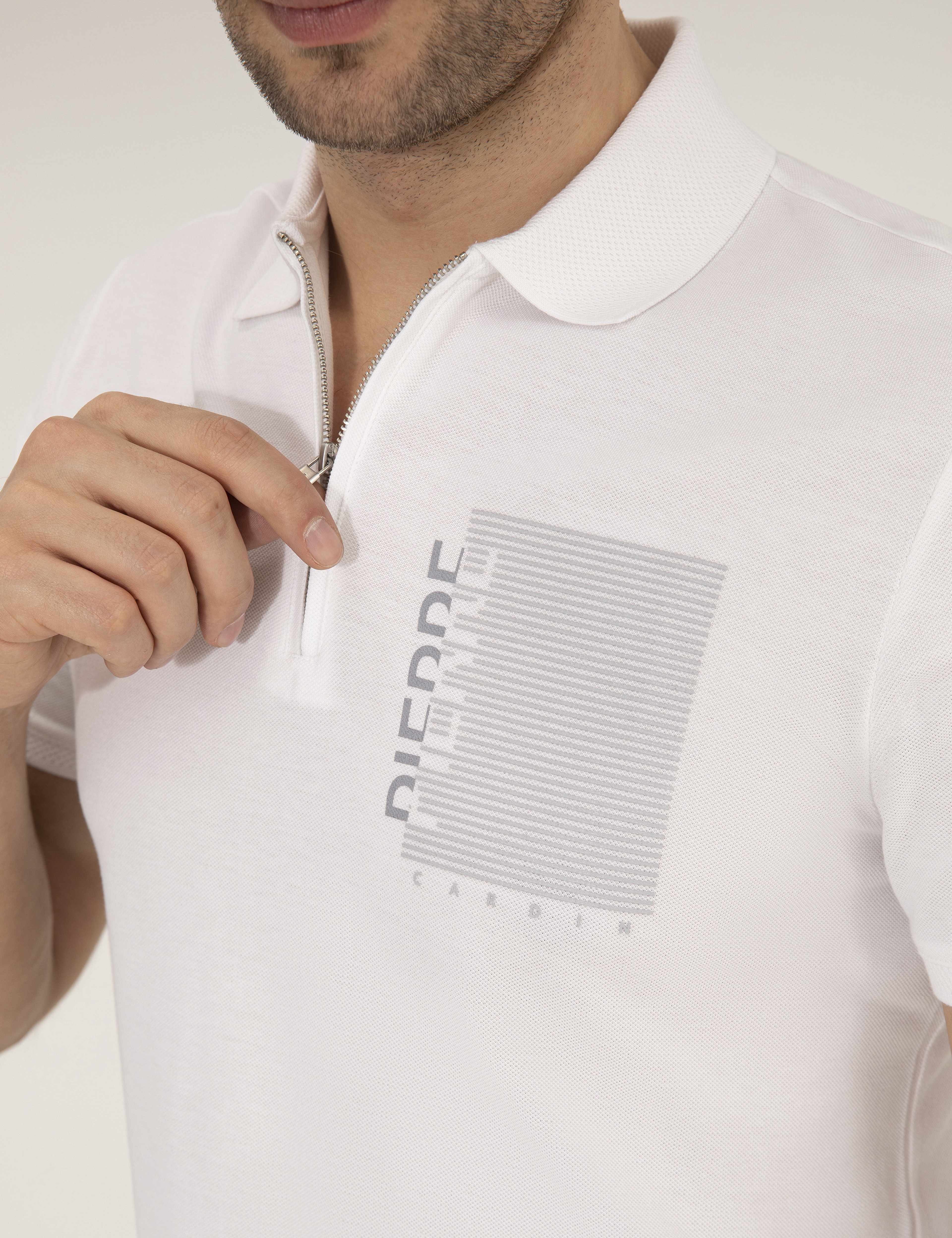 Beyaz Slim Fit Fermuarlı Polo Yaka Tişört