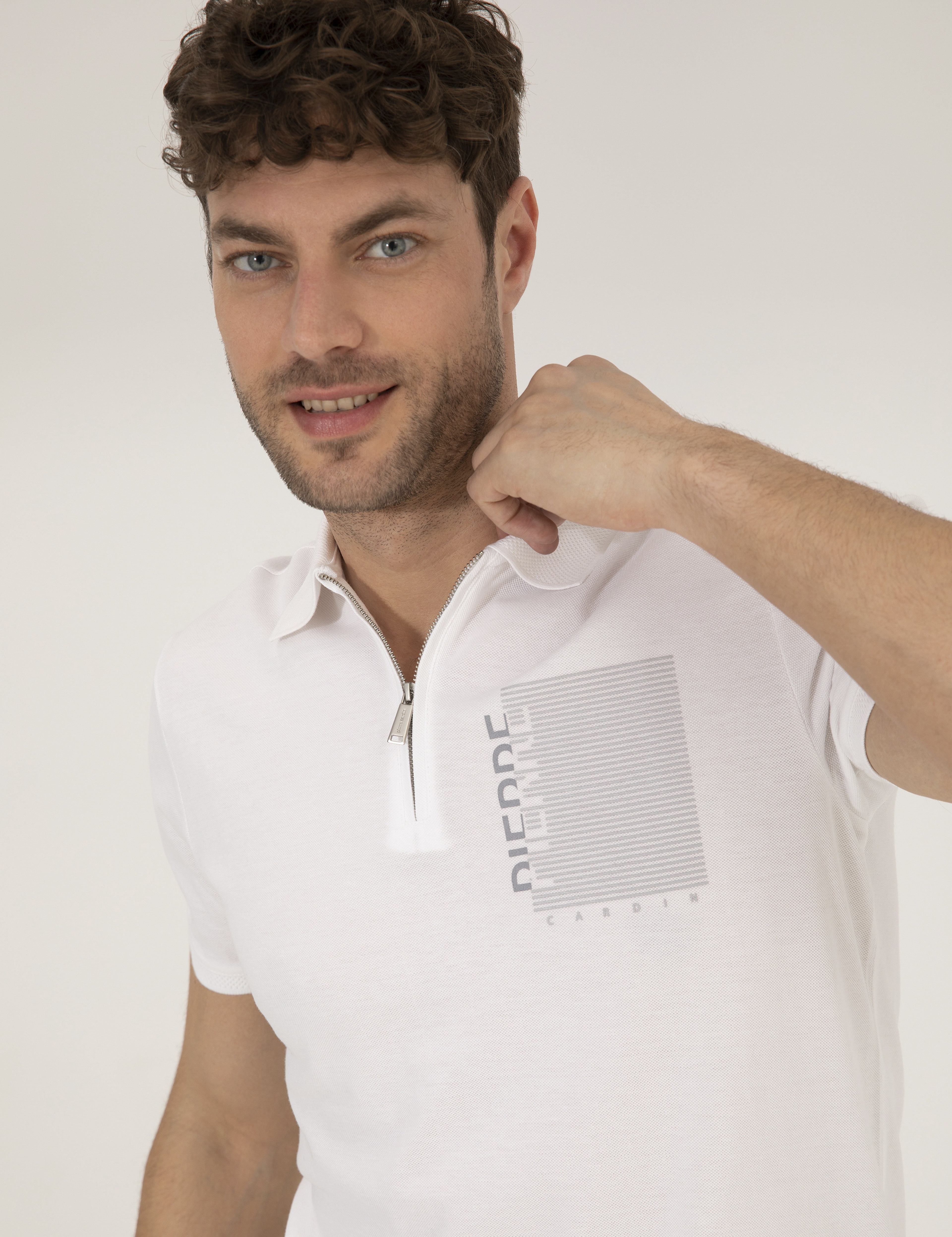 Beyaz Slim Fit Fermuarlı Polo Yaka Tişört
