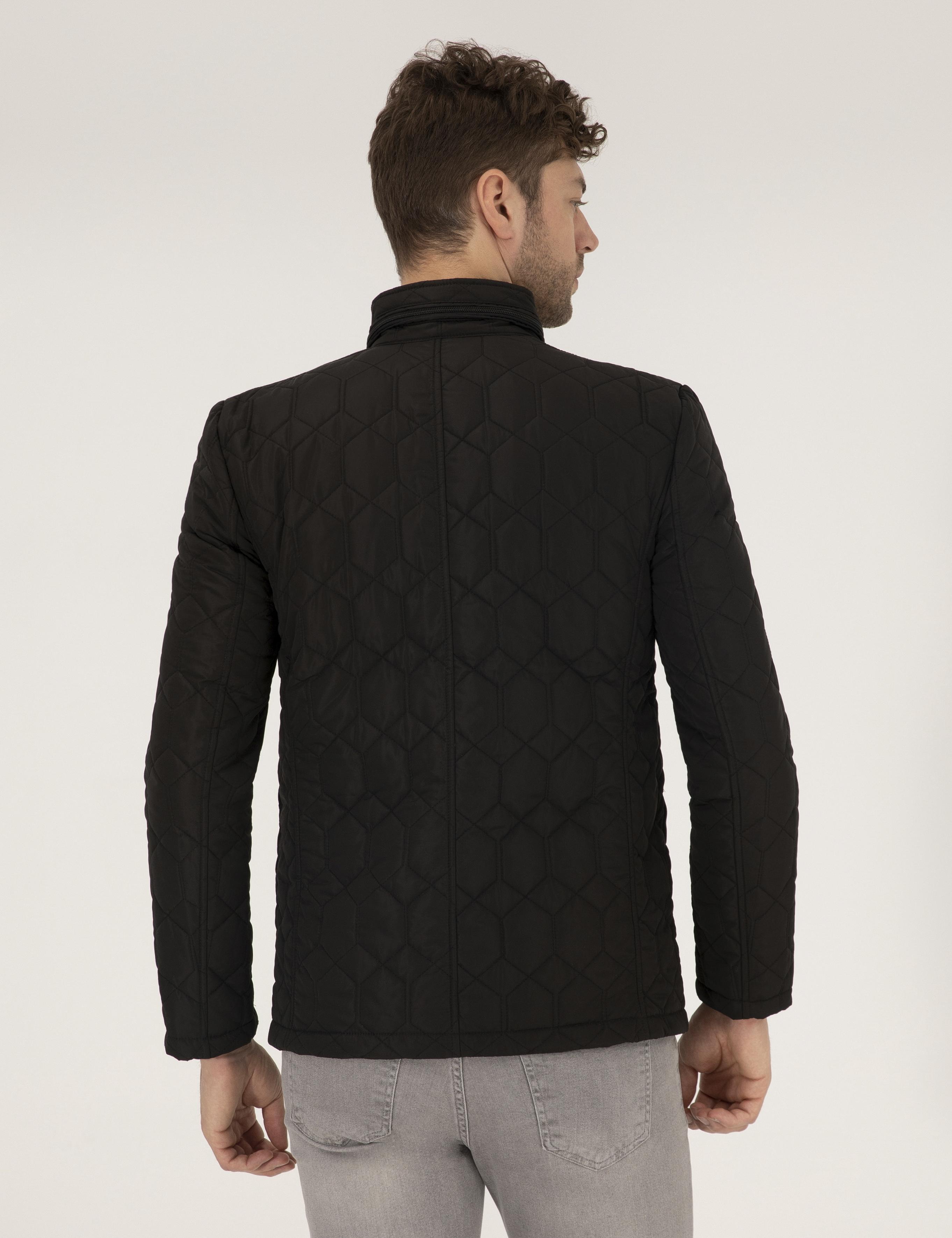 Siyah Kapitoneli Mevsimlik Mont