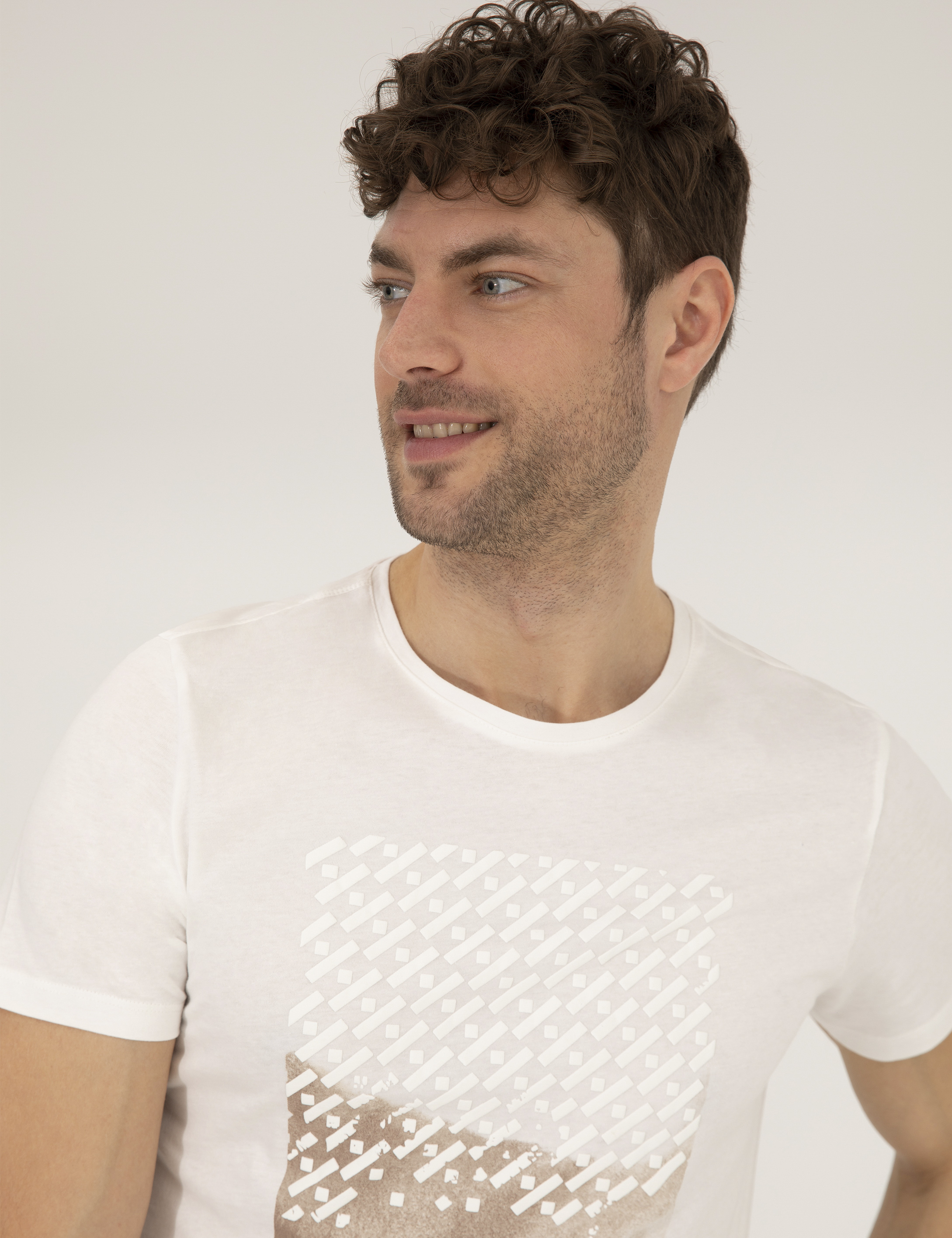 Ekru Slim Fit Baskılı Bisiklet Yaka Tişört - Image 3
