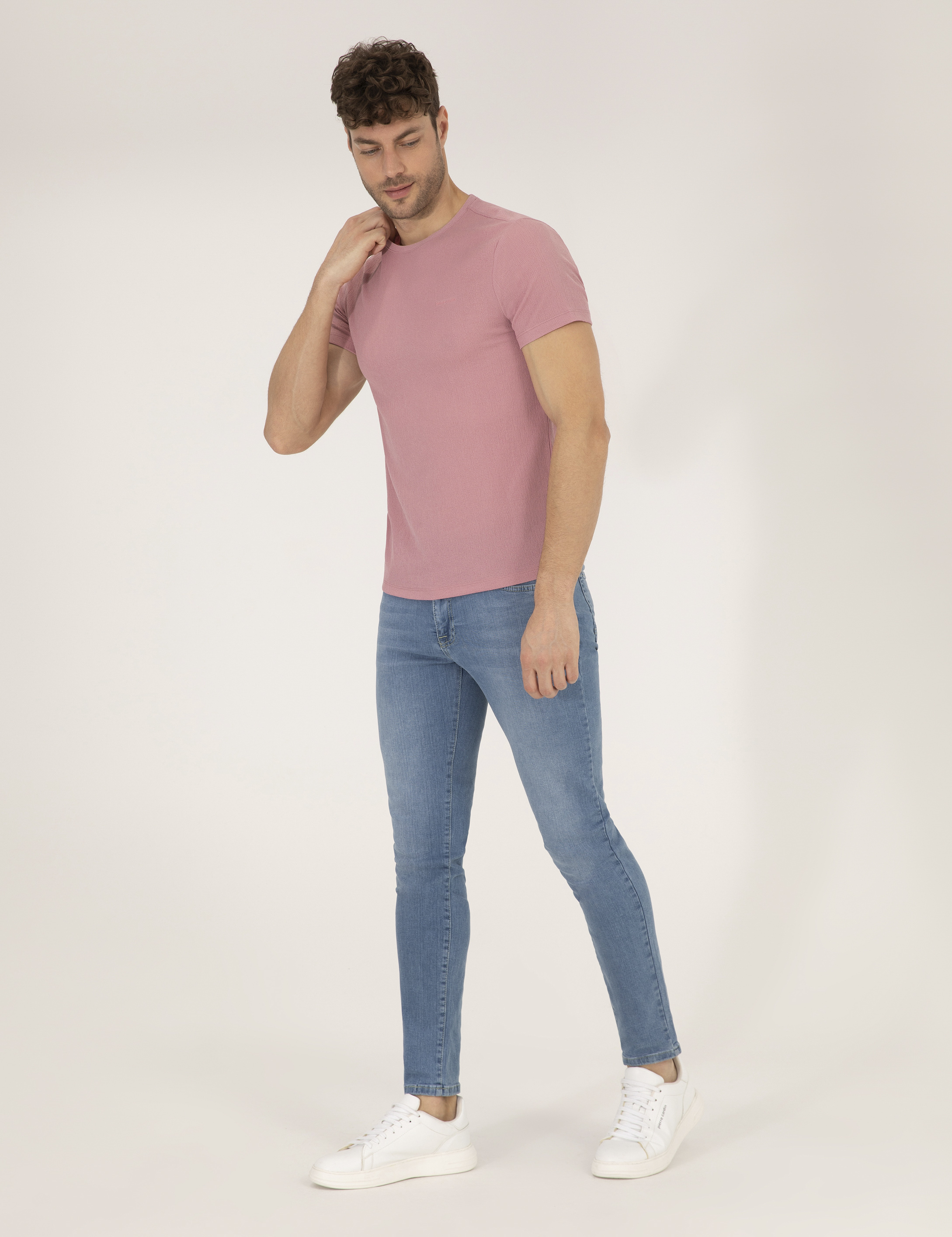 Pembe Slim Fit Dokulu Bisiklet Yaka Tişört - Image 4
