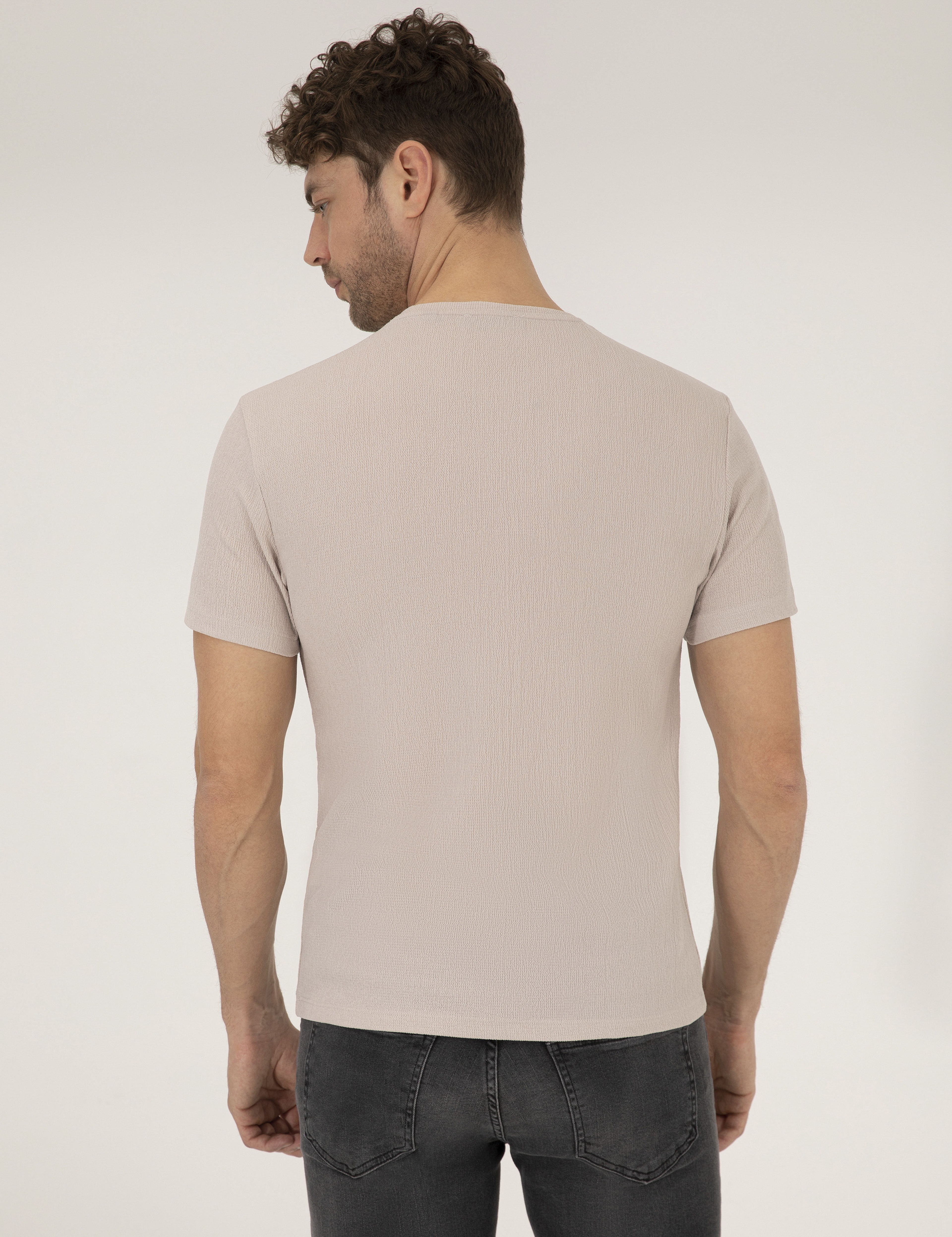 Bej Slim Fit Dokulu Bisiklet Yaka Tişört - Image 5
