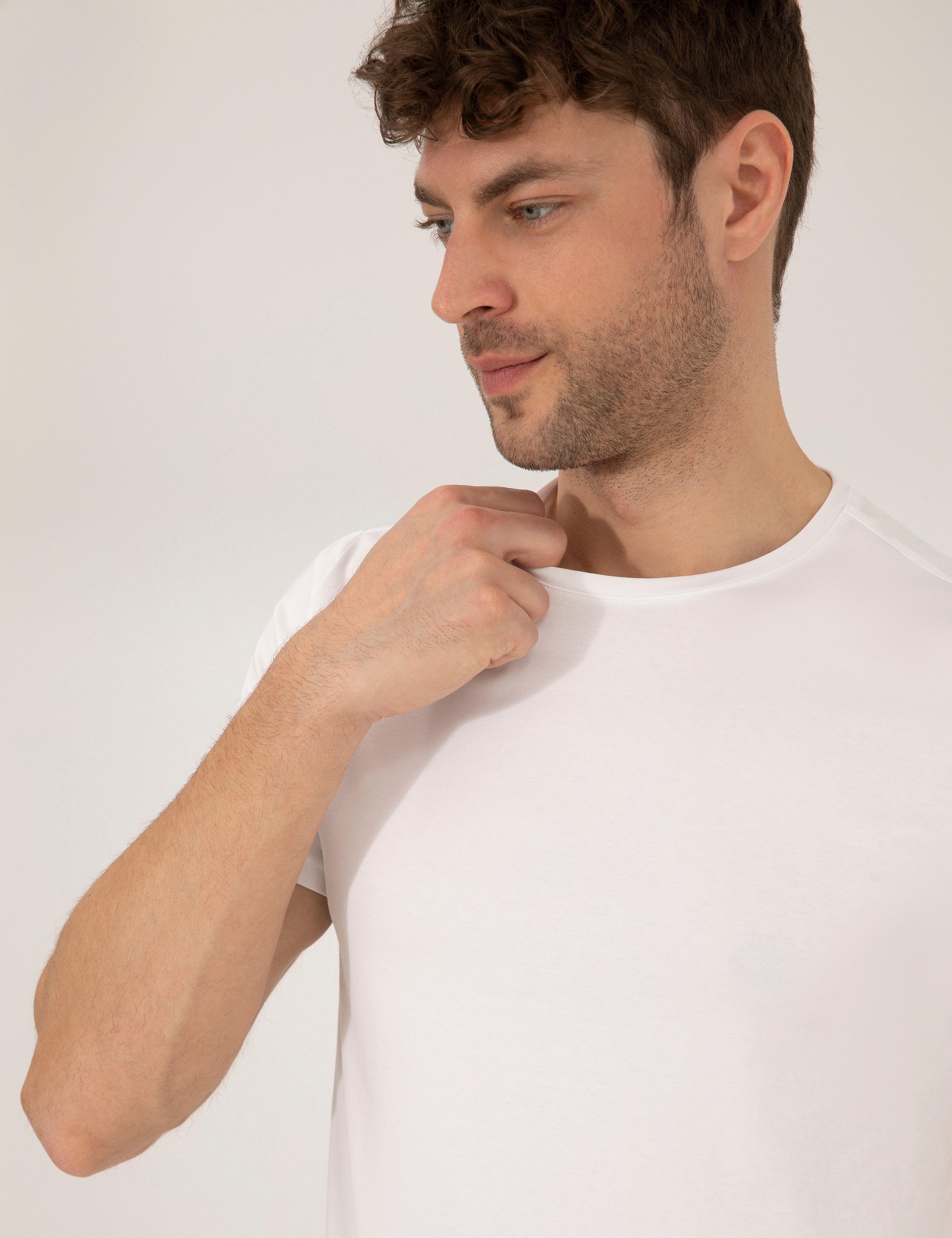 Beyaz Slim Fit Bisiklet Yaka Basic Tişört - Image 2