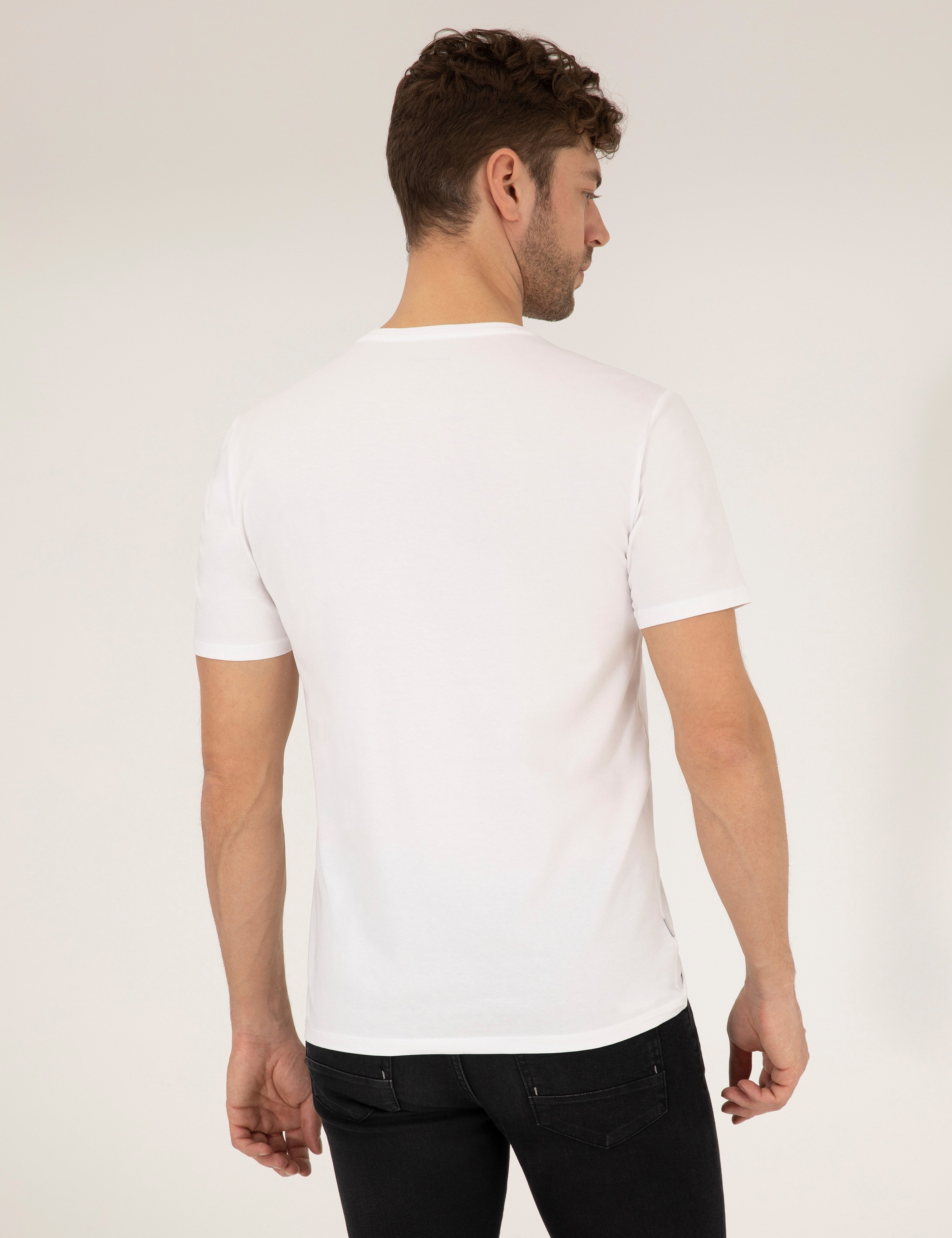 Beyaz Slim Fit Bisiklet Yaka Basic Tişört
