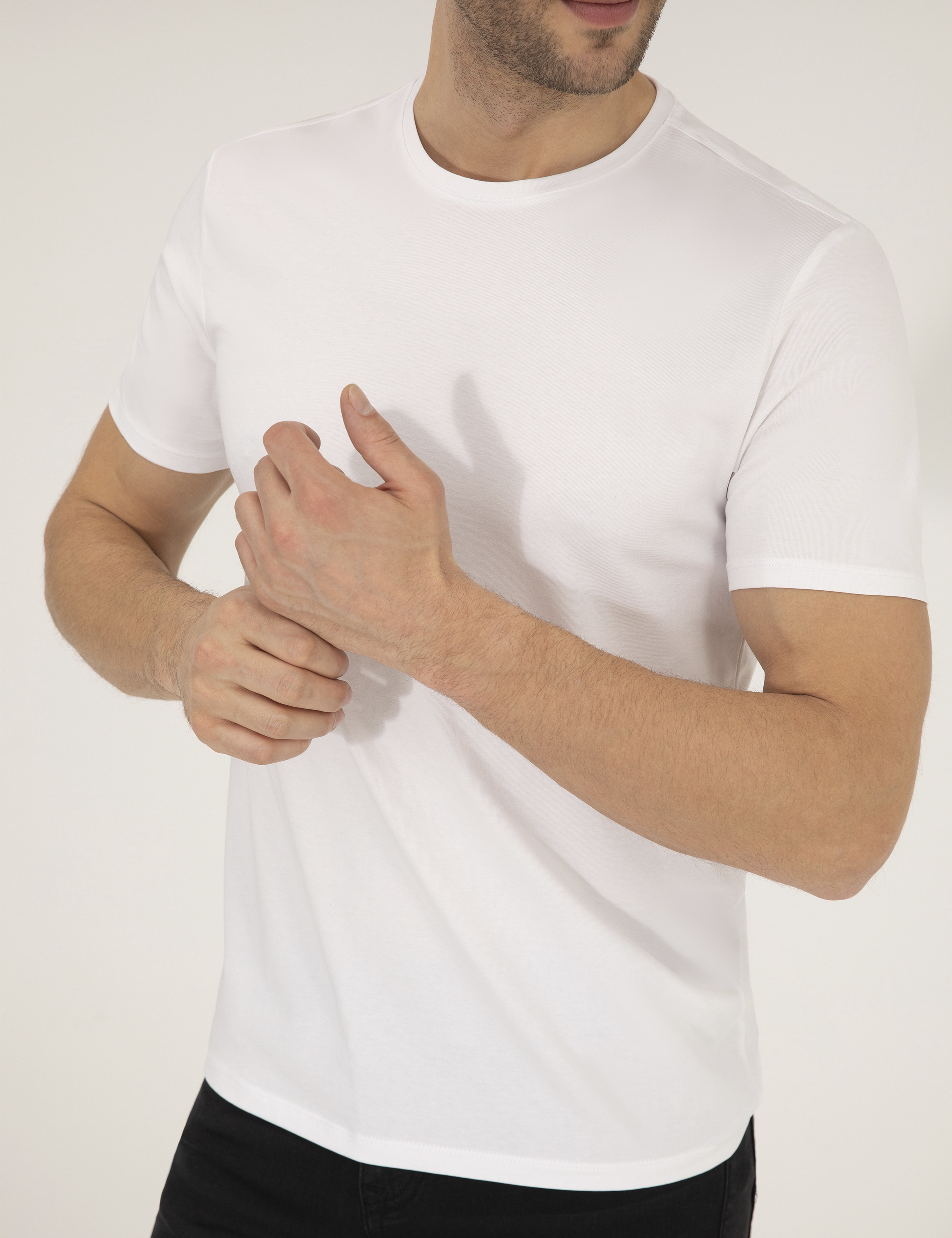 Beyaz Slim Fit Bisiklet Yaka Basic Tişört - Image 6