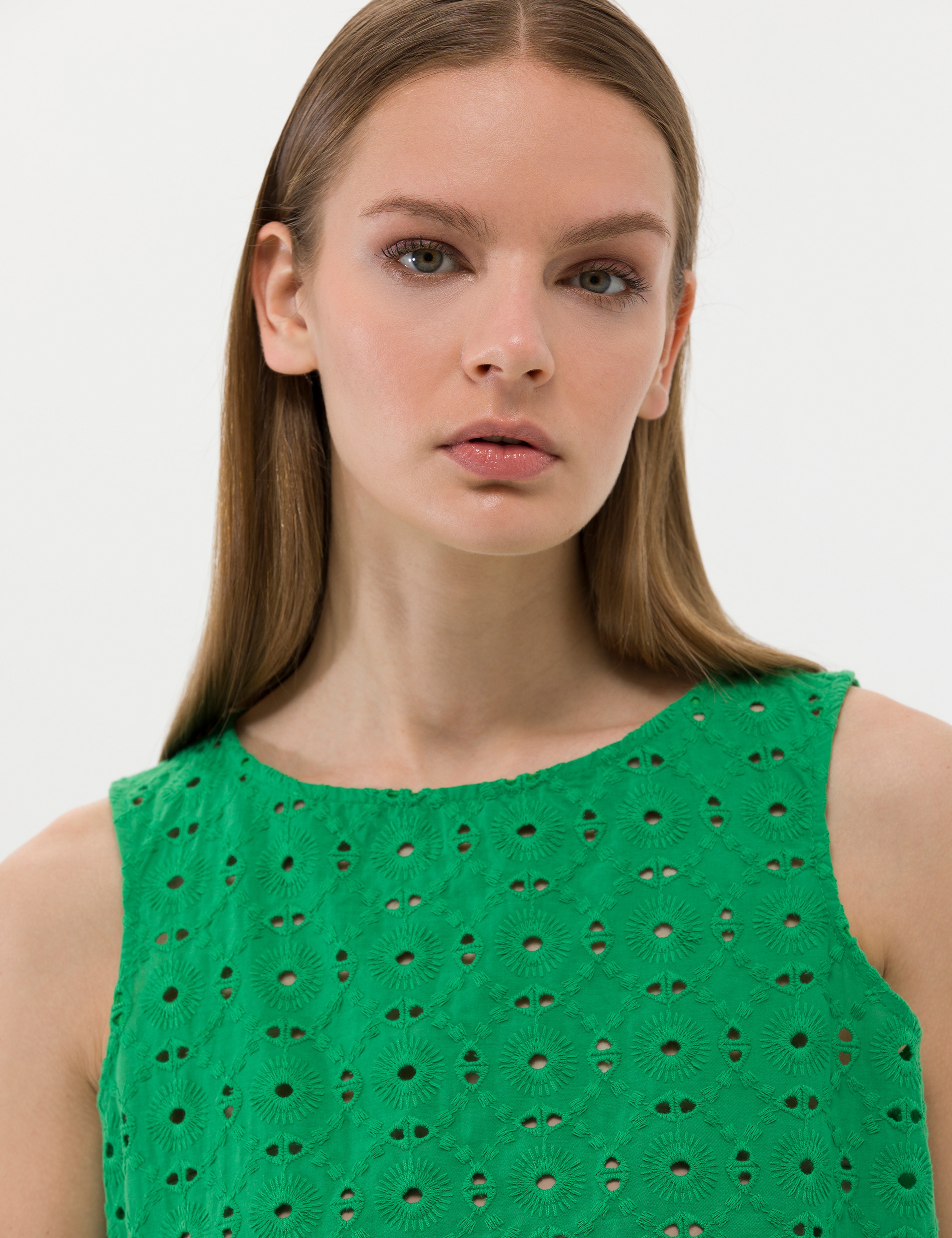 Zümrüt Crop Top Kolsuz Bluz