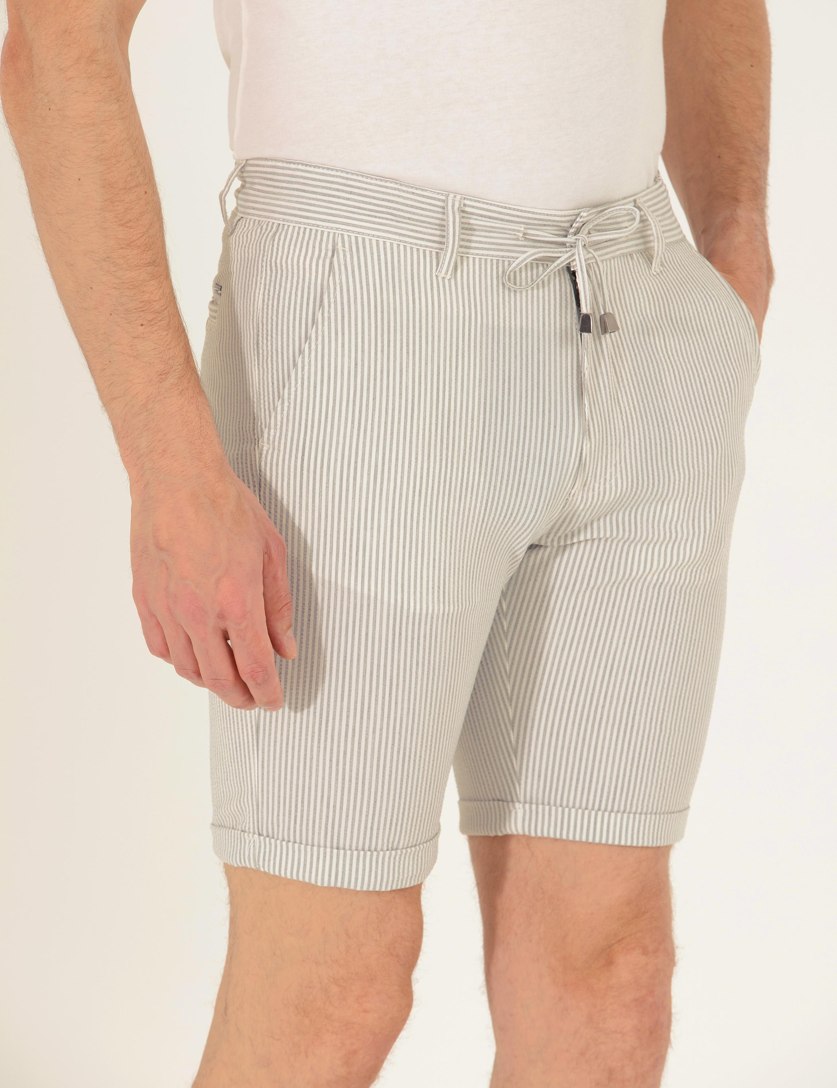 Gri Slim Fit Beli Lastikli Çizgili Bağcıklı Bermuda Şort