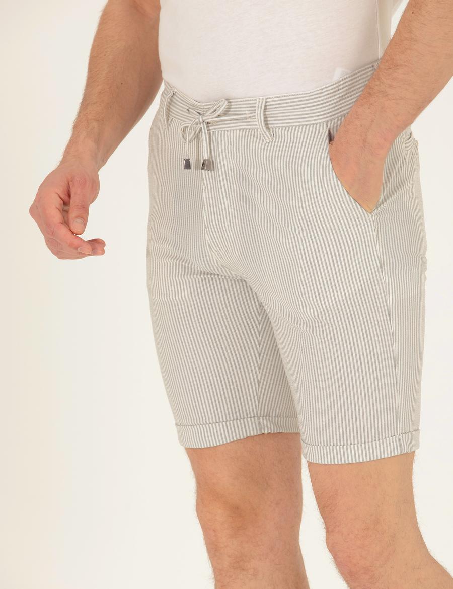 Gri Slim Fit Beli Lastikli Çizgili Bağcıklı Bermuda Şort