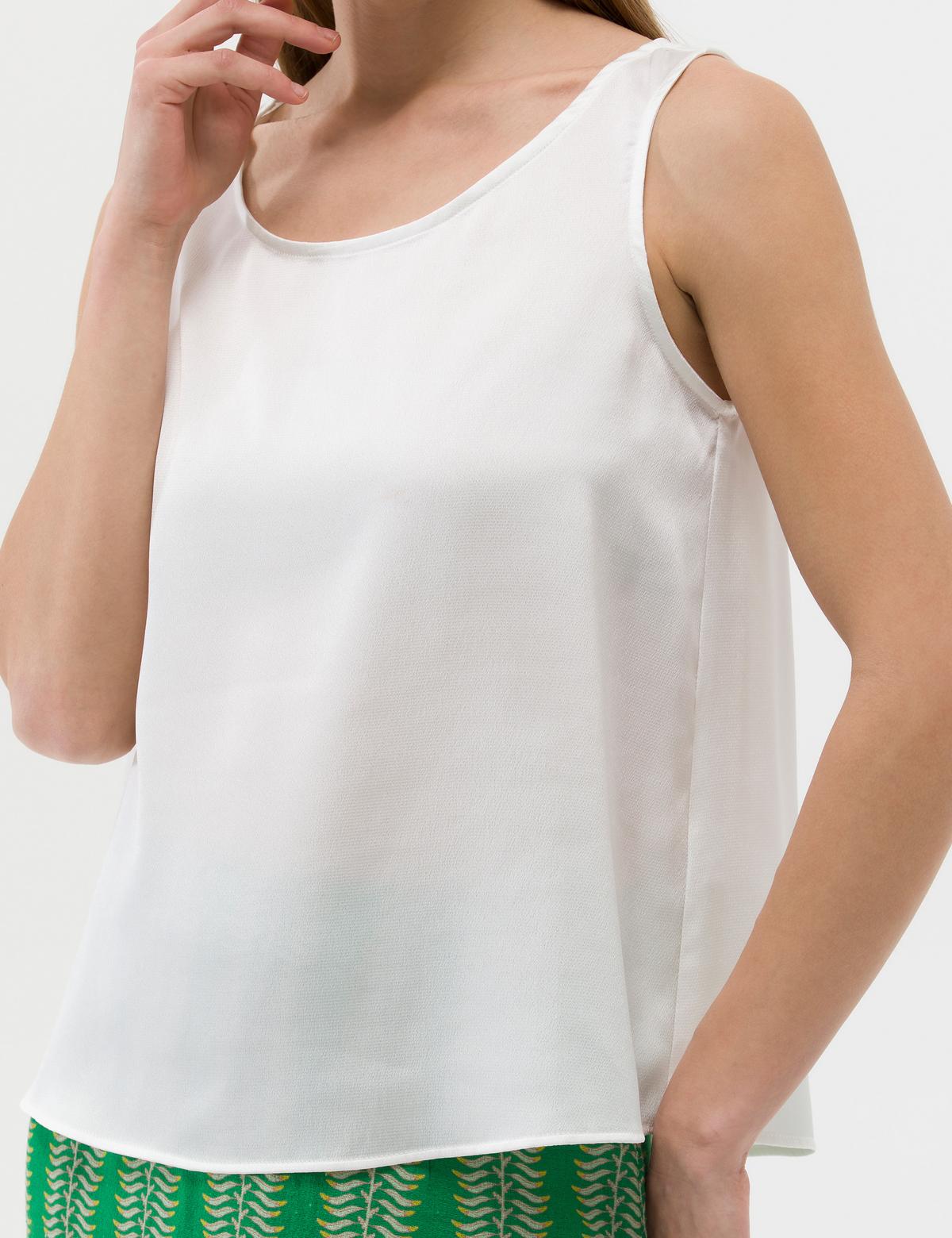 Beyaz Regular Fit Kolsuz Bluz - 50262567018