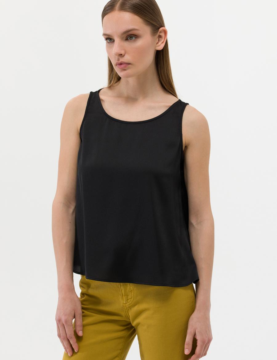 Siyah Regular Fit Kolsuz Bluz