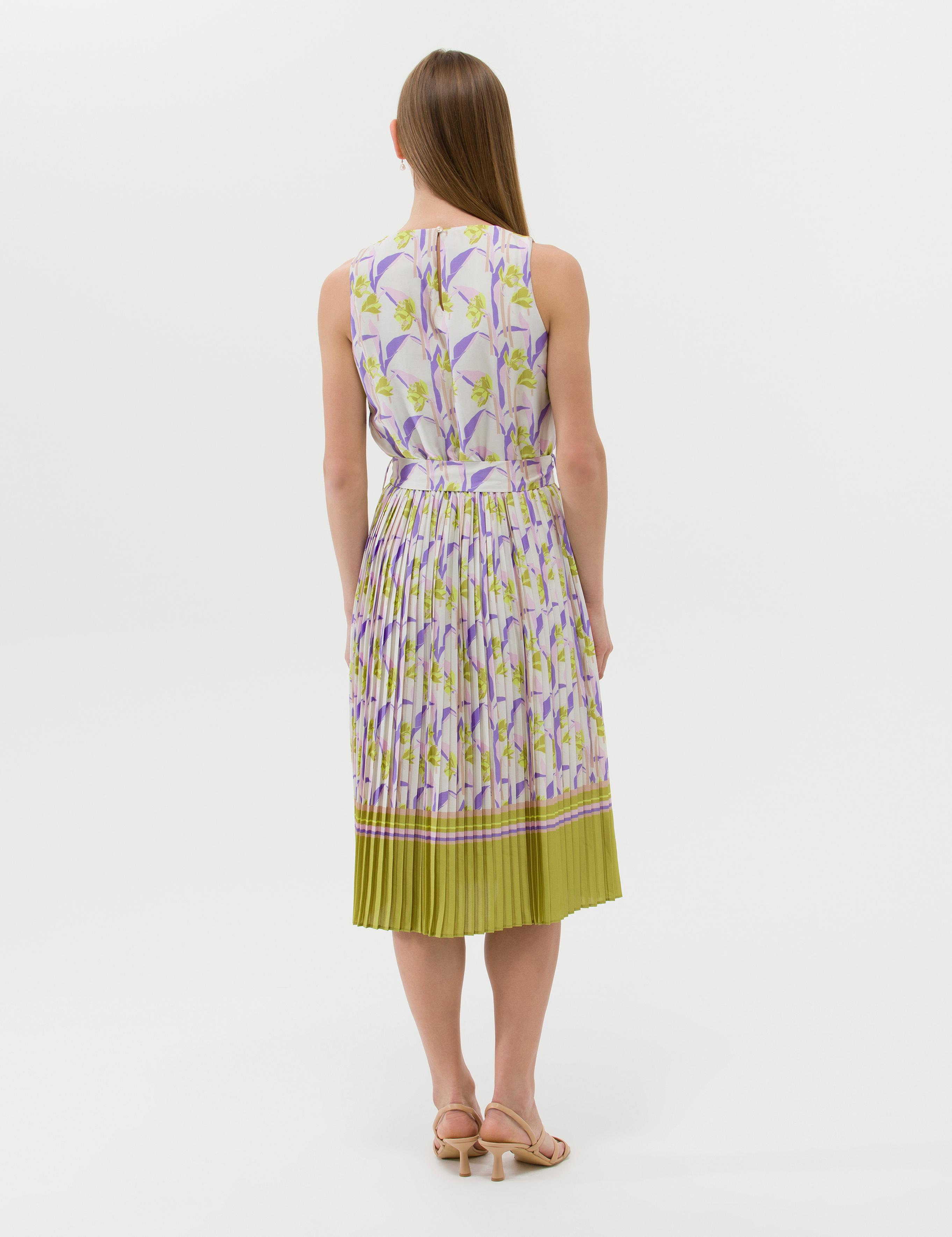 Yeşil Kuşak Detaylı Pileli Midi Elbise