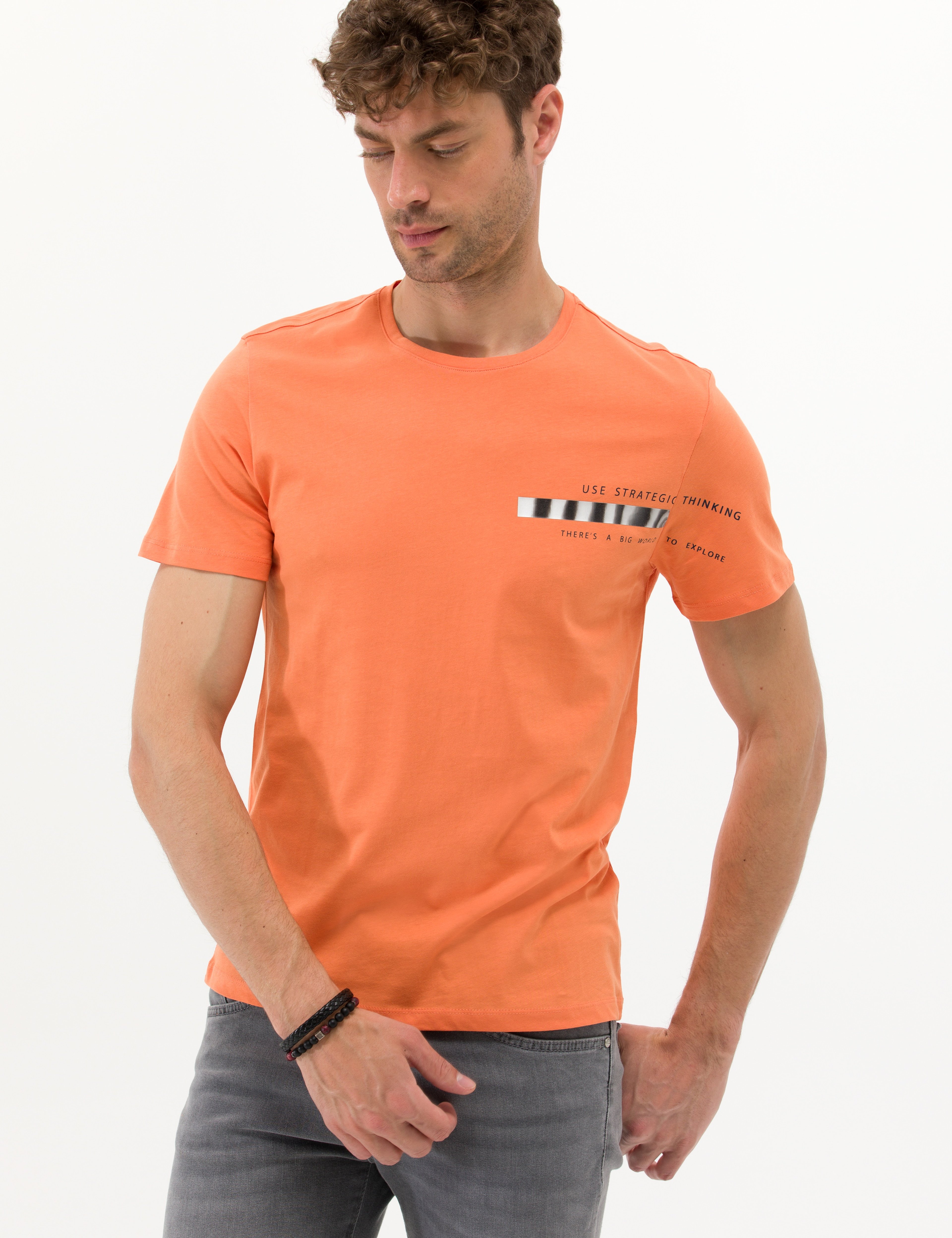 Turuncu Slim Fit Baskılı Bisiklet Yaka Tişört