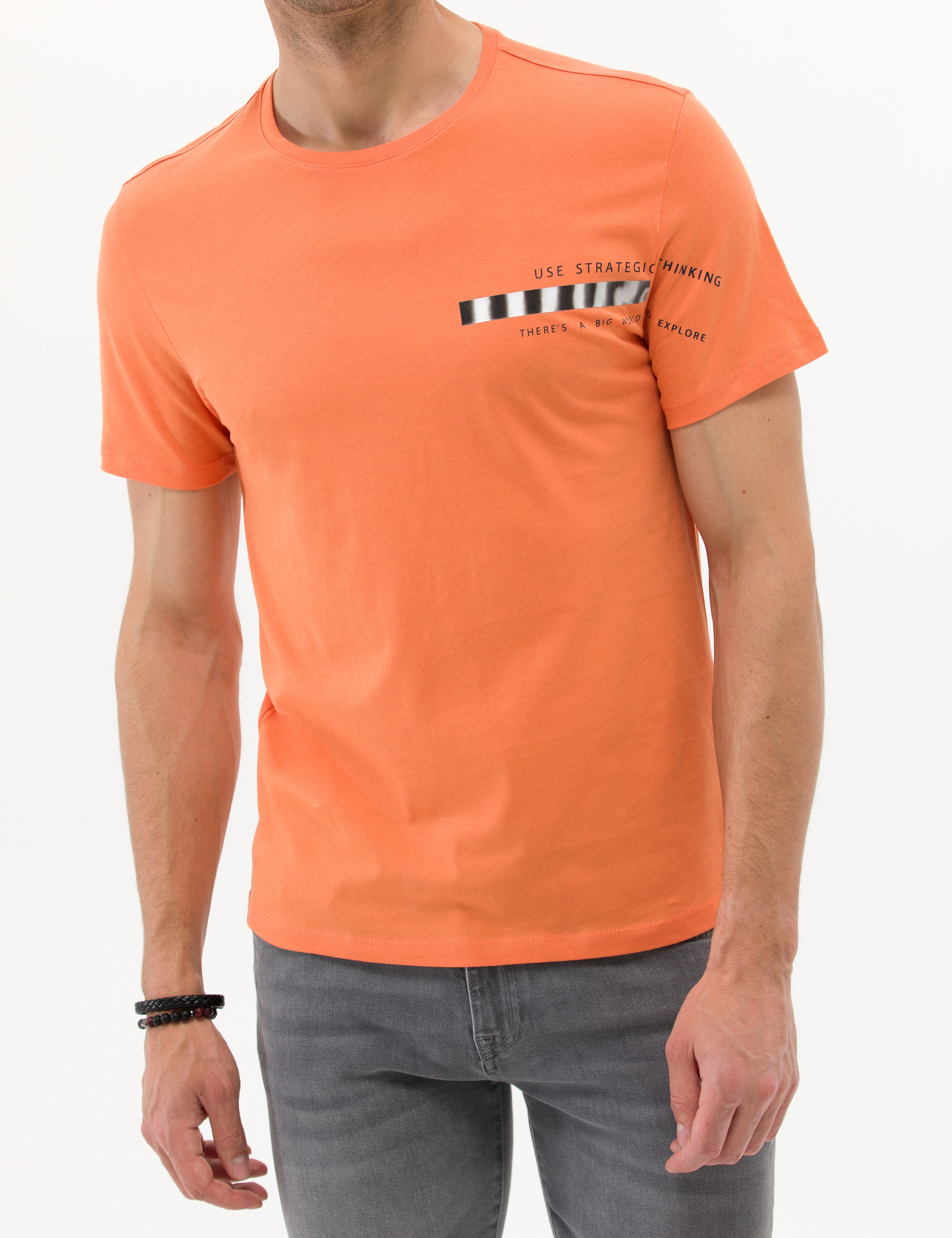 Turuncu Slim Fit Baskılı Bisiklet Yaka Tişört