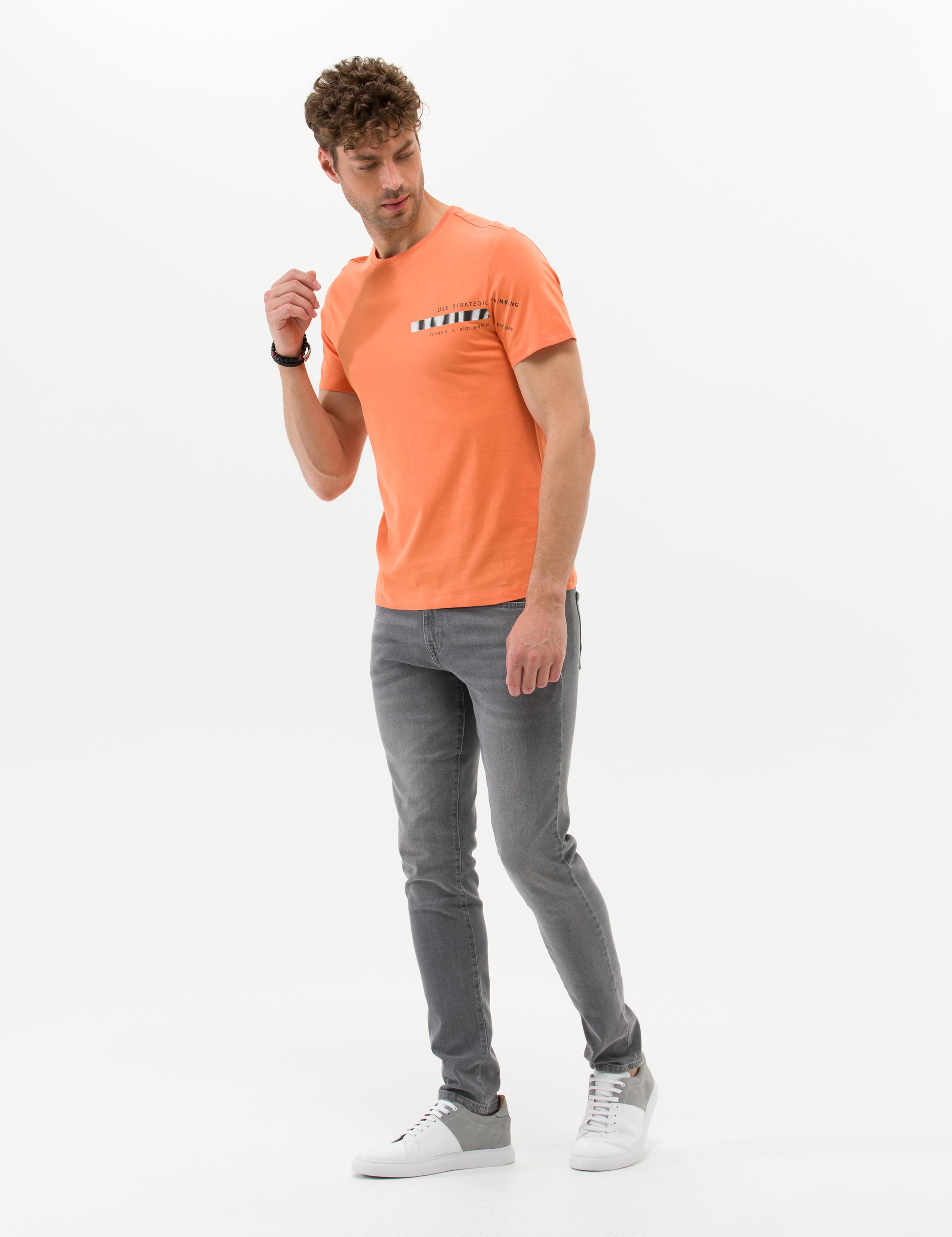 Turuncu Slim Fit Baskılı Bisiklet Yaka Tişört