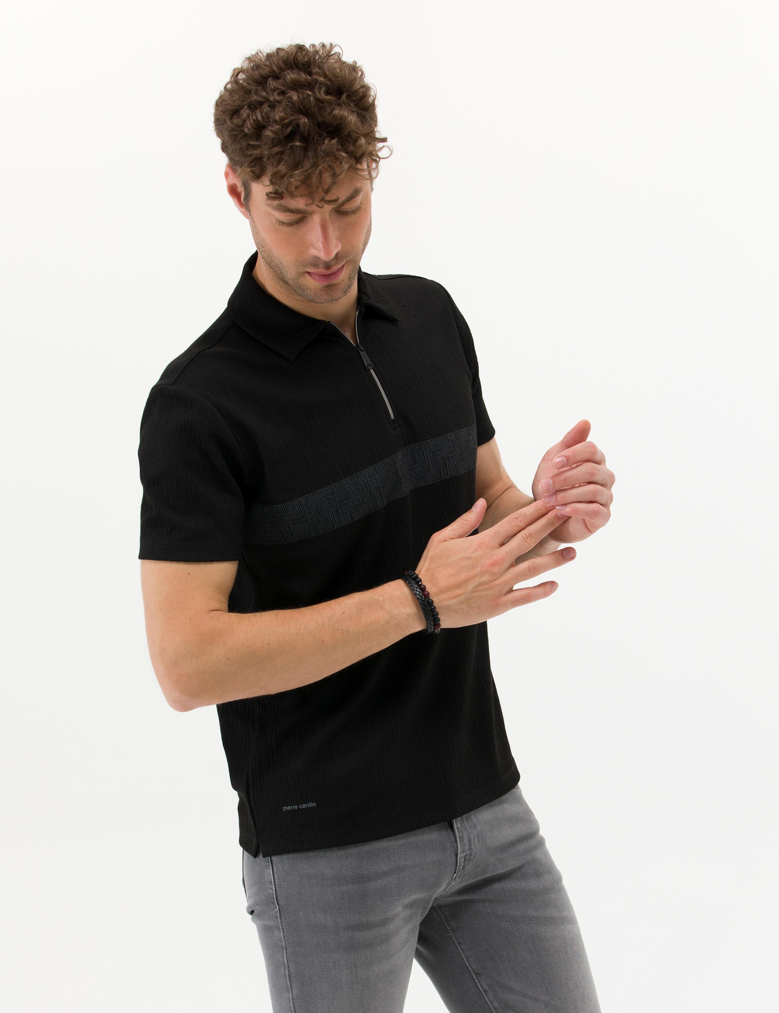 Siyah Slim Fit Göğüs Baskılı Tişört