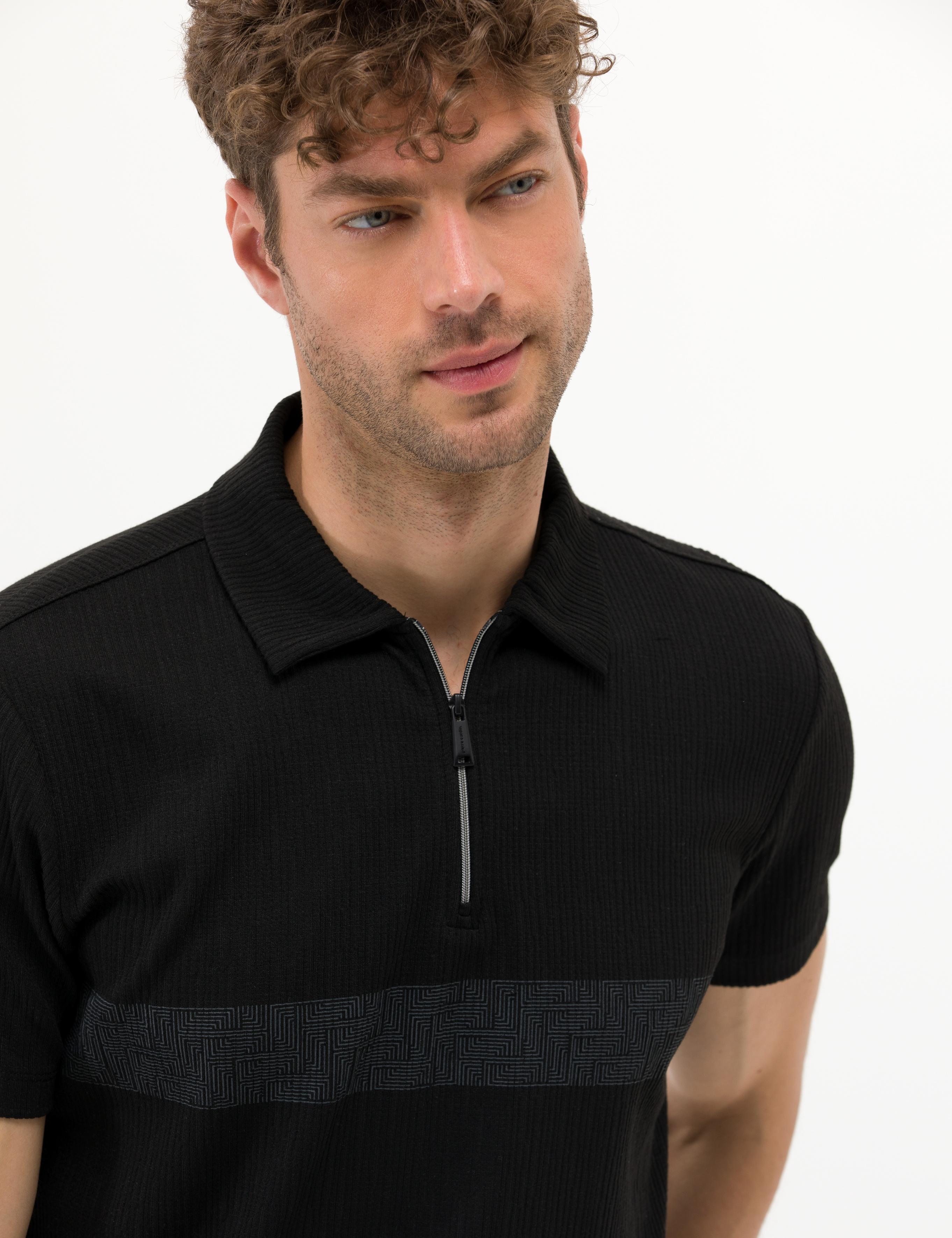 Siyah Slim Fit Göğüs Baskılı Tişört