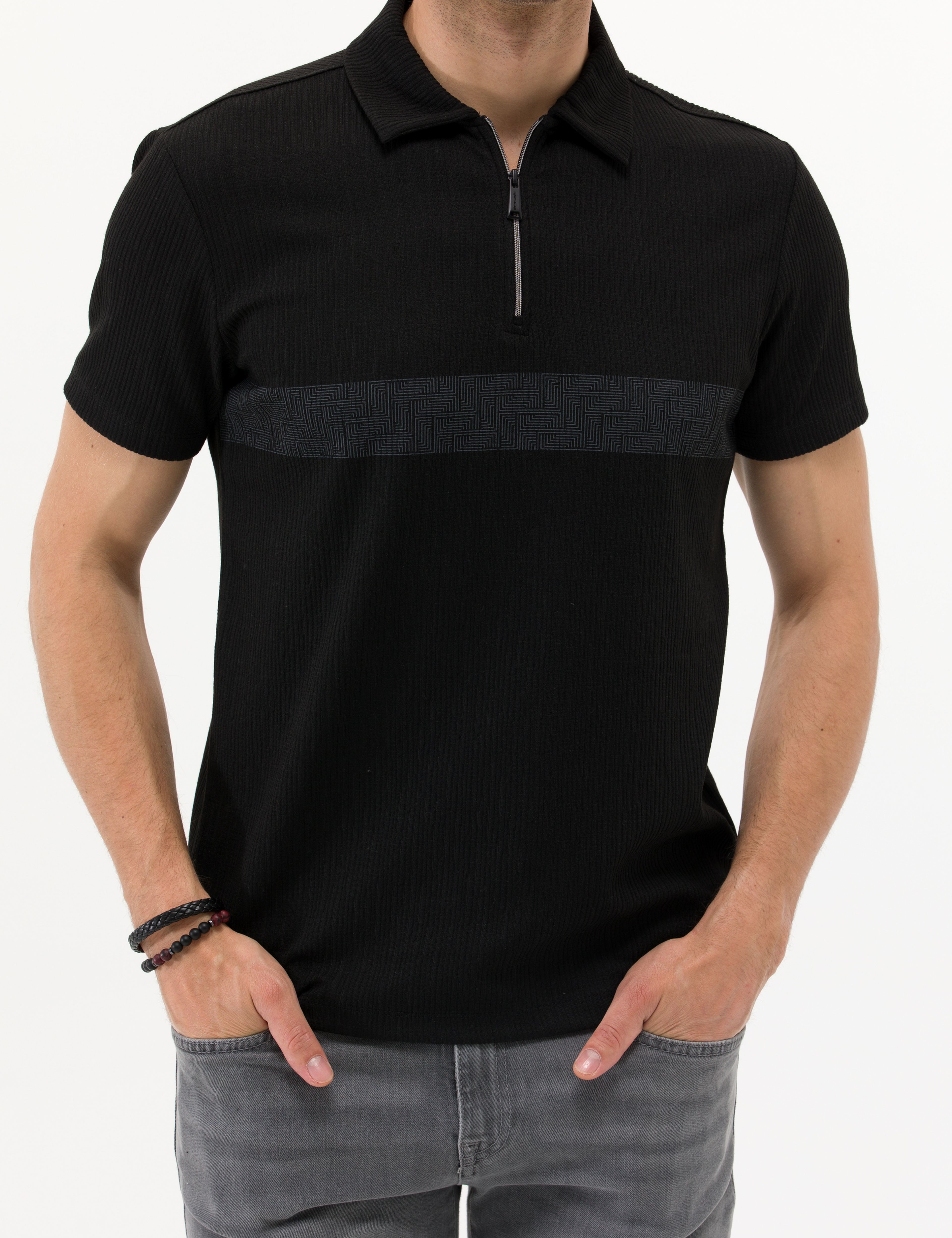 Siyah Slim Fit Göğüs Baskılı Tişört - Image 6
