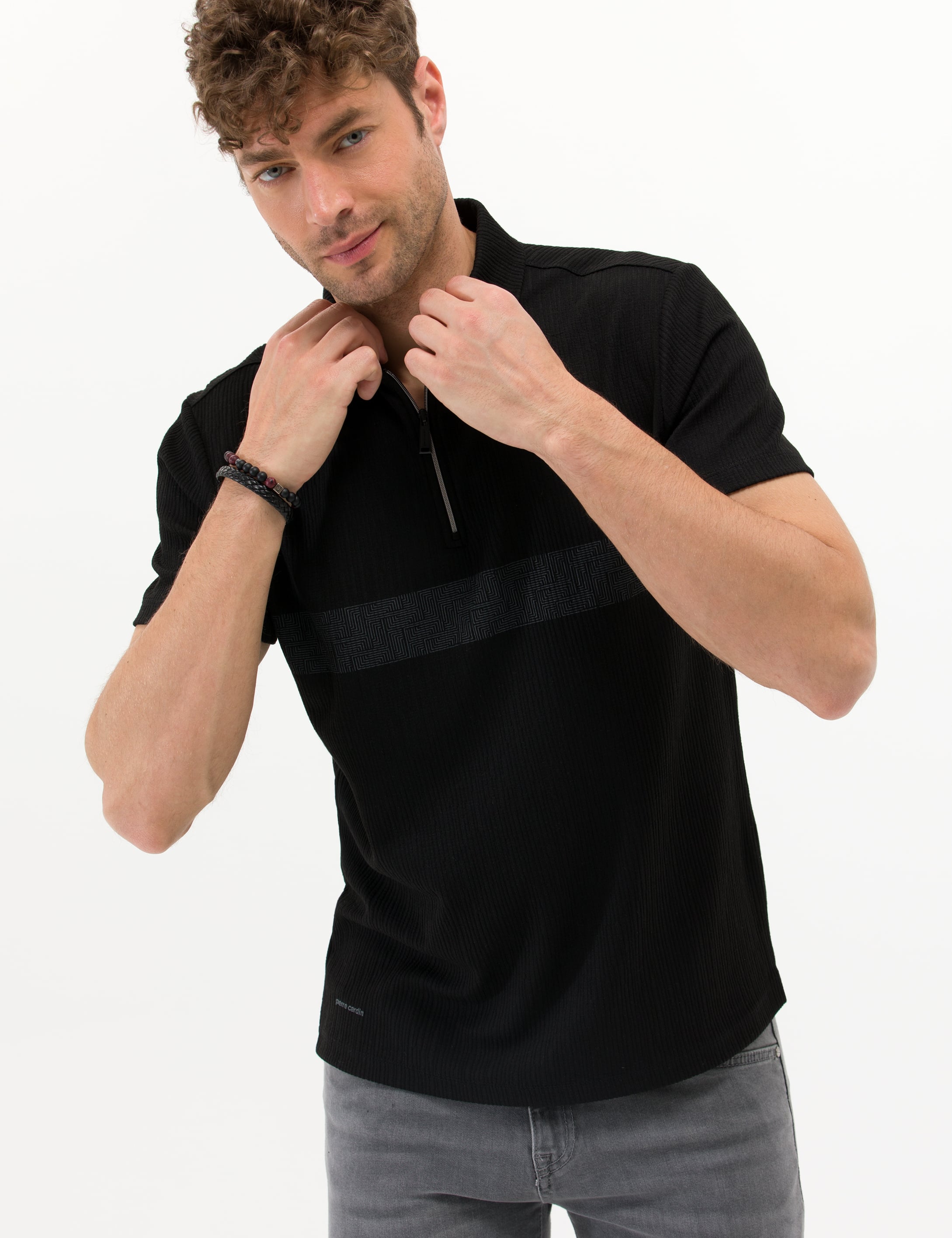 Siyah Slim Fit Göğüs Baskılı Tişört