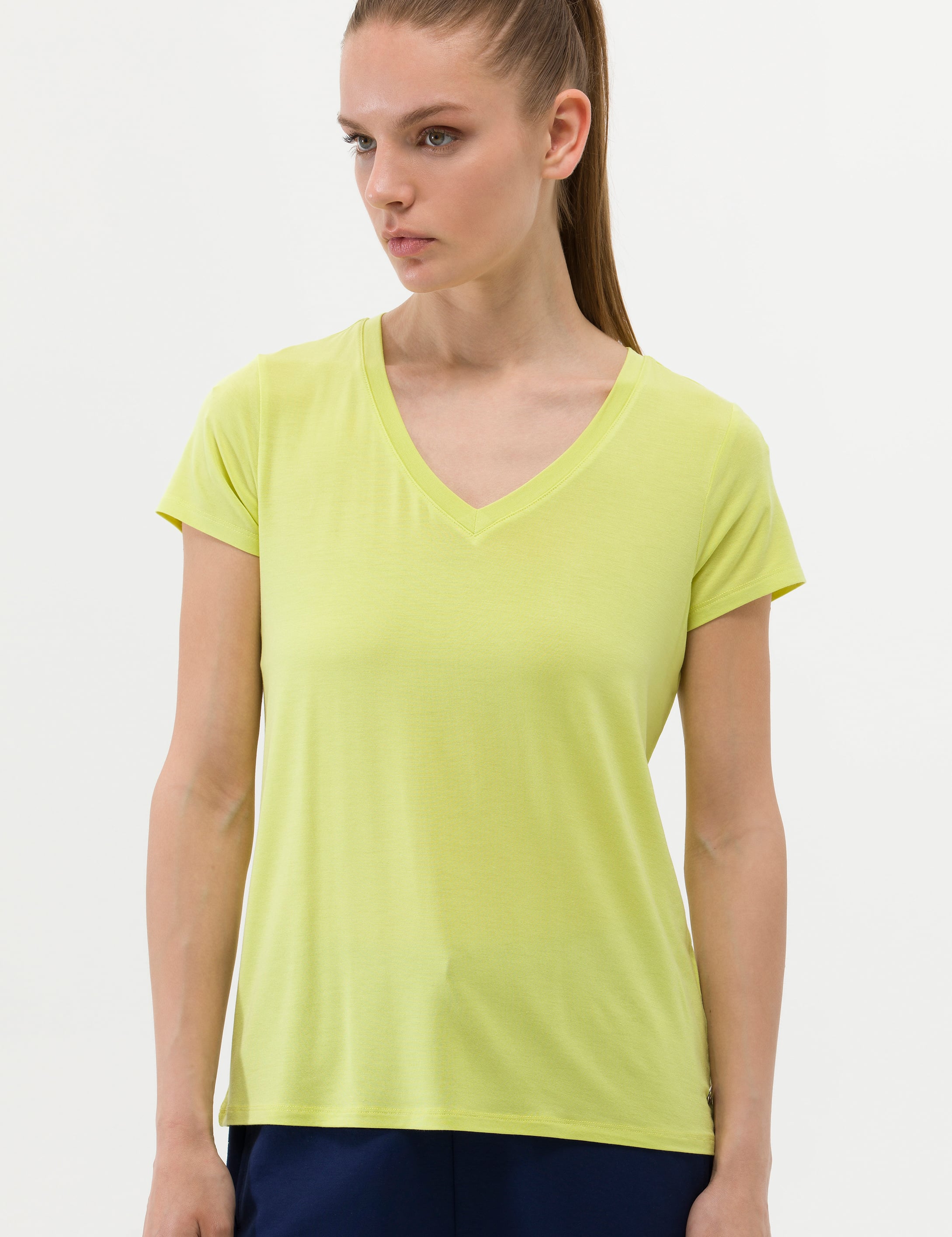 Pierre Cardin Yeşil Comfort Fit V Yaka Basic Tişört görsel 2