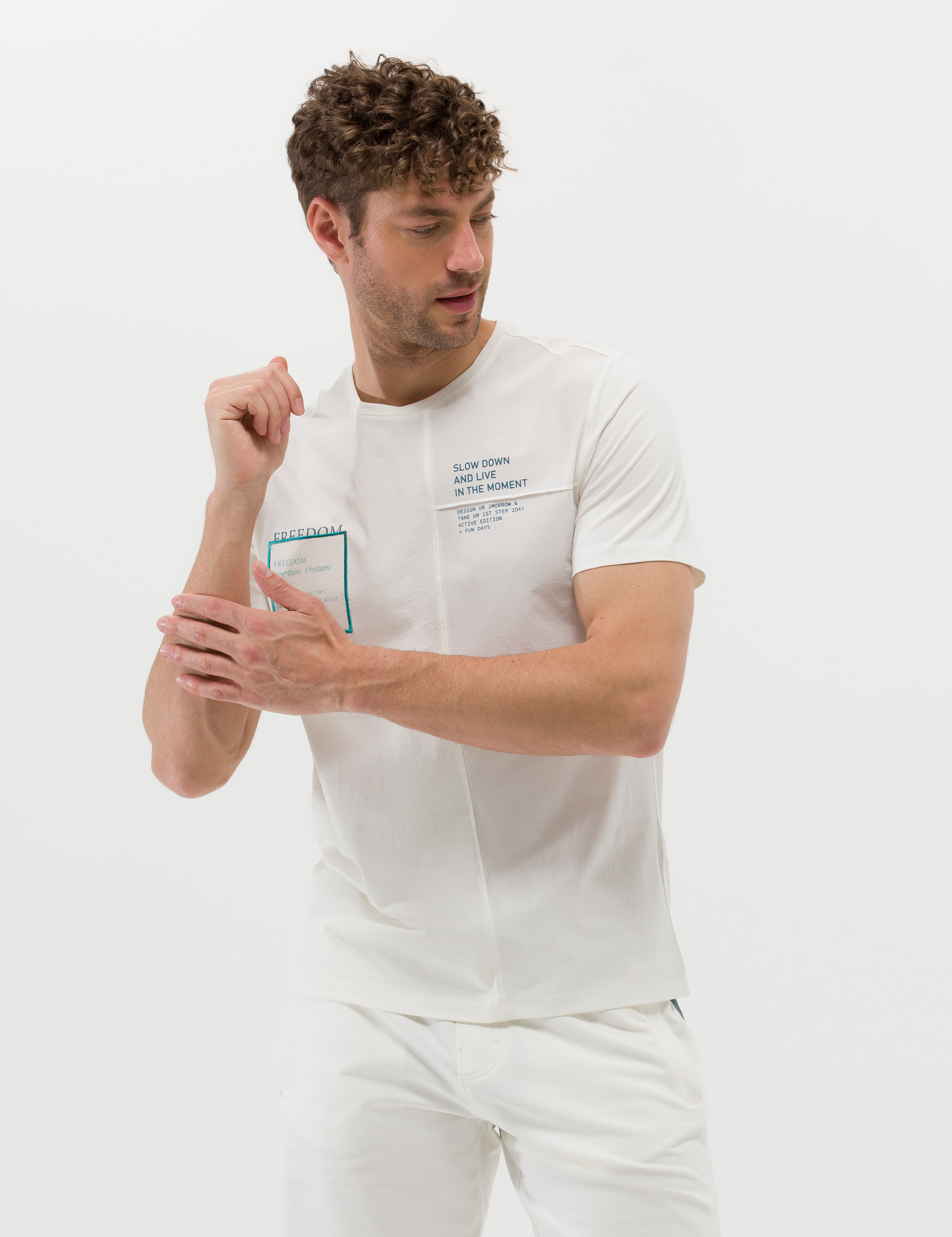 Ekru Slim Fit Baskılı Bisiklet Yaka Tişört - Image 3