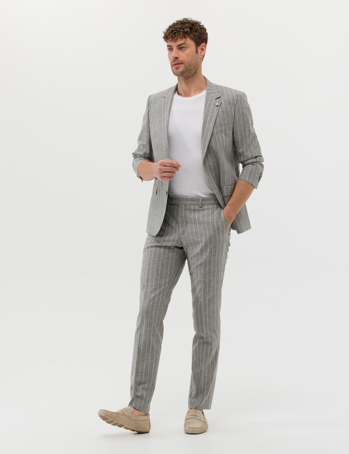 Gri Çizgili Spor Takım Elbise