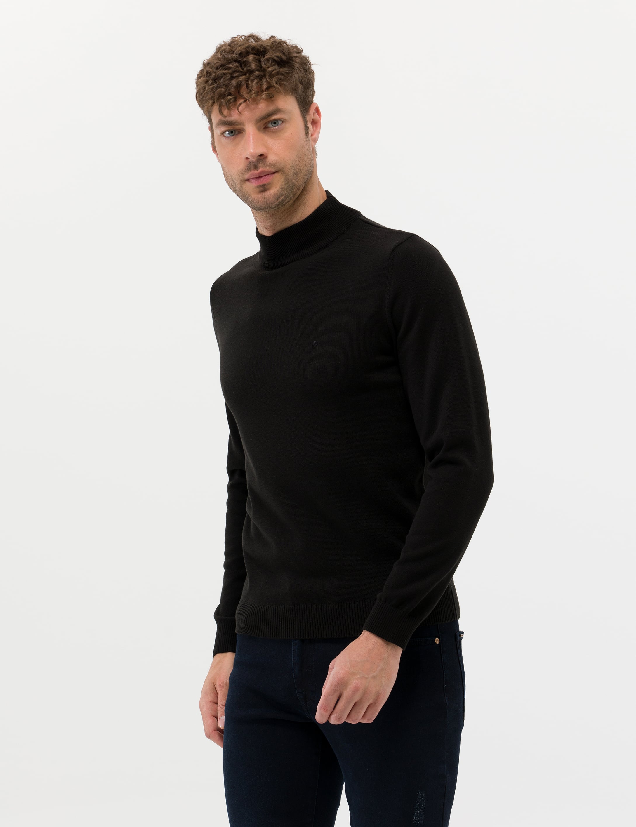 Siyah Slim Fit Yarım Balıkçı Yaka Basic Triko Kazak - Image 1