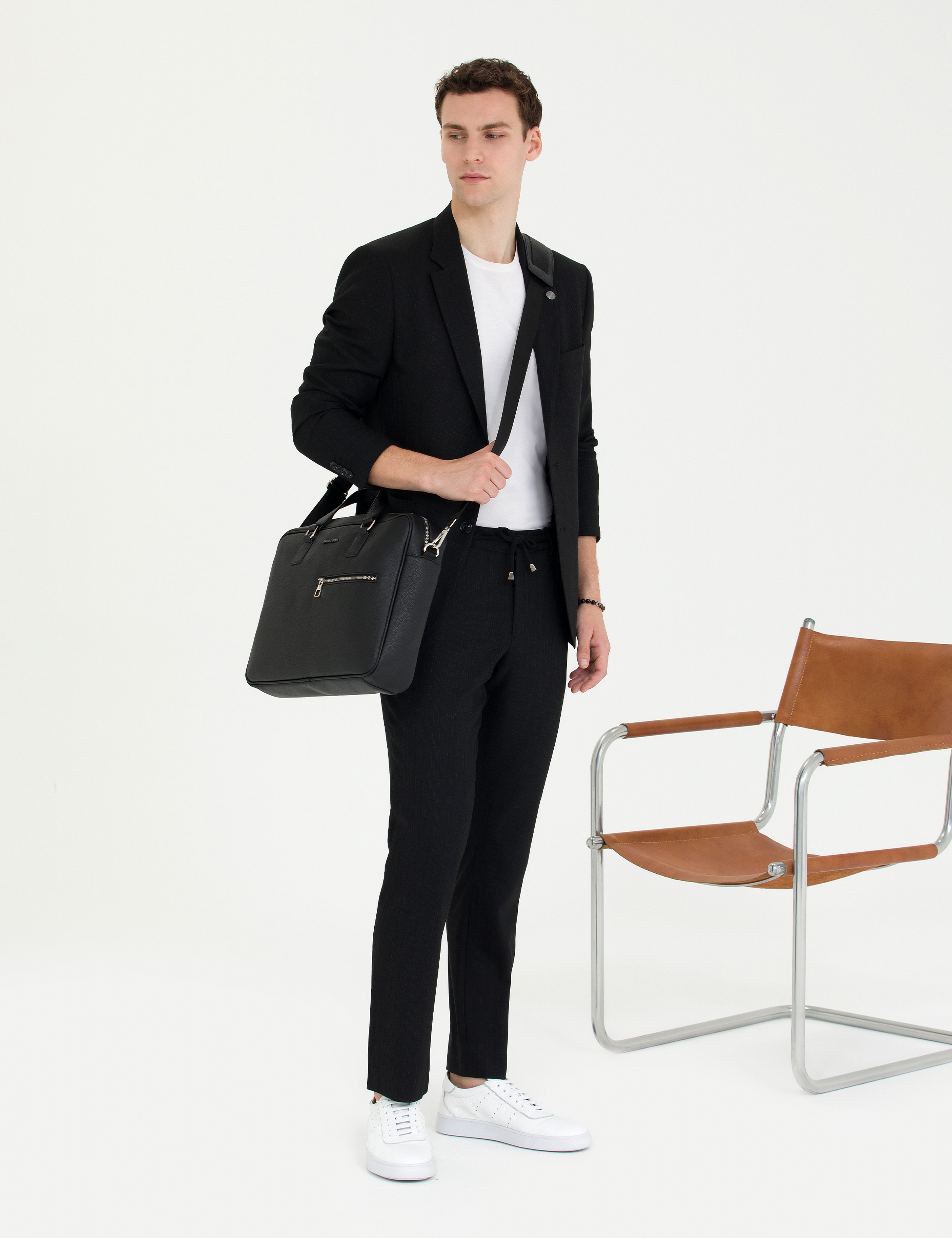 Siyah Slim Fit Takım Elbise - Image 1