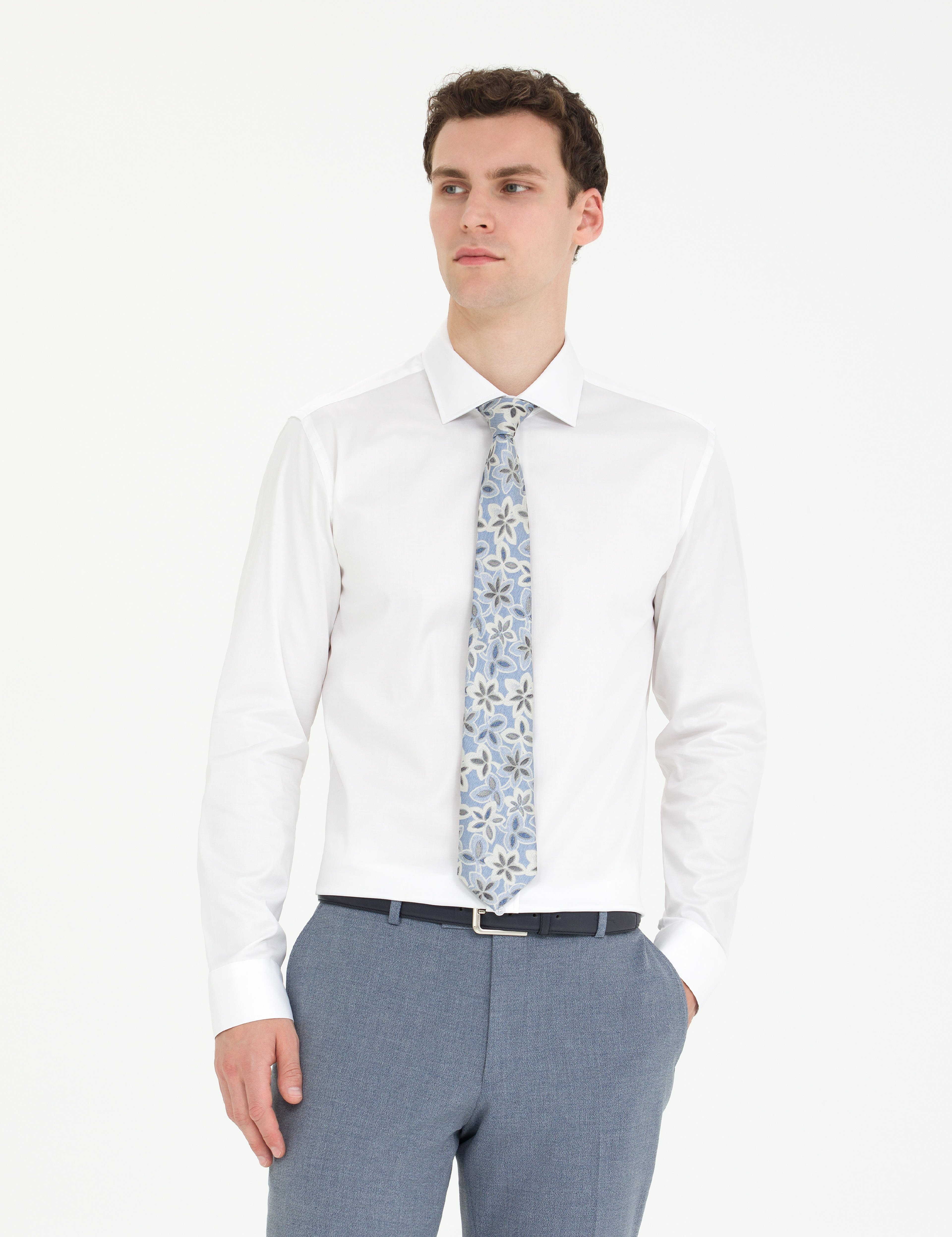 Beyaz Likralı Kolay Ütülenebilir Ekstra Slim Fit Basic Gömlek