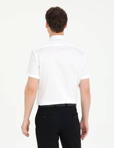 Beyaz %100 Pamuk Parlak Saten Regular Fit Kısa Kollu Basic Gömlek