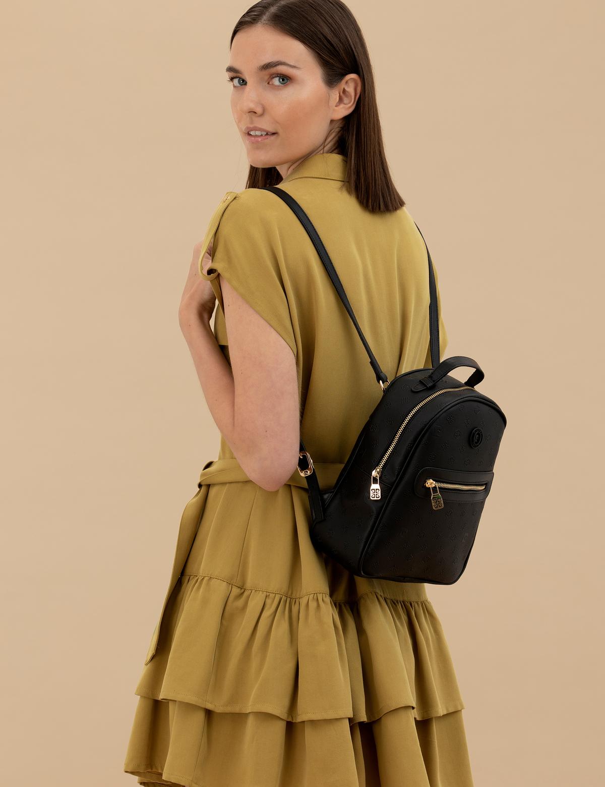 Siyah Sırt Çantası